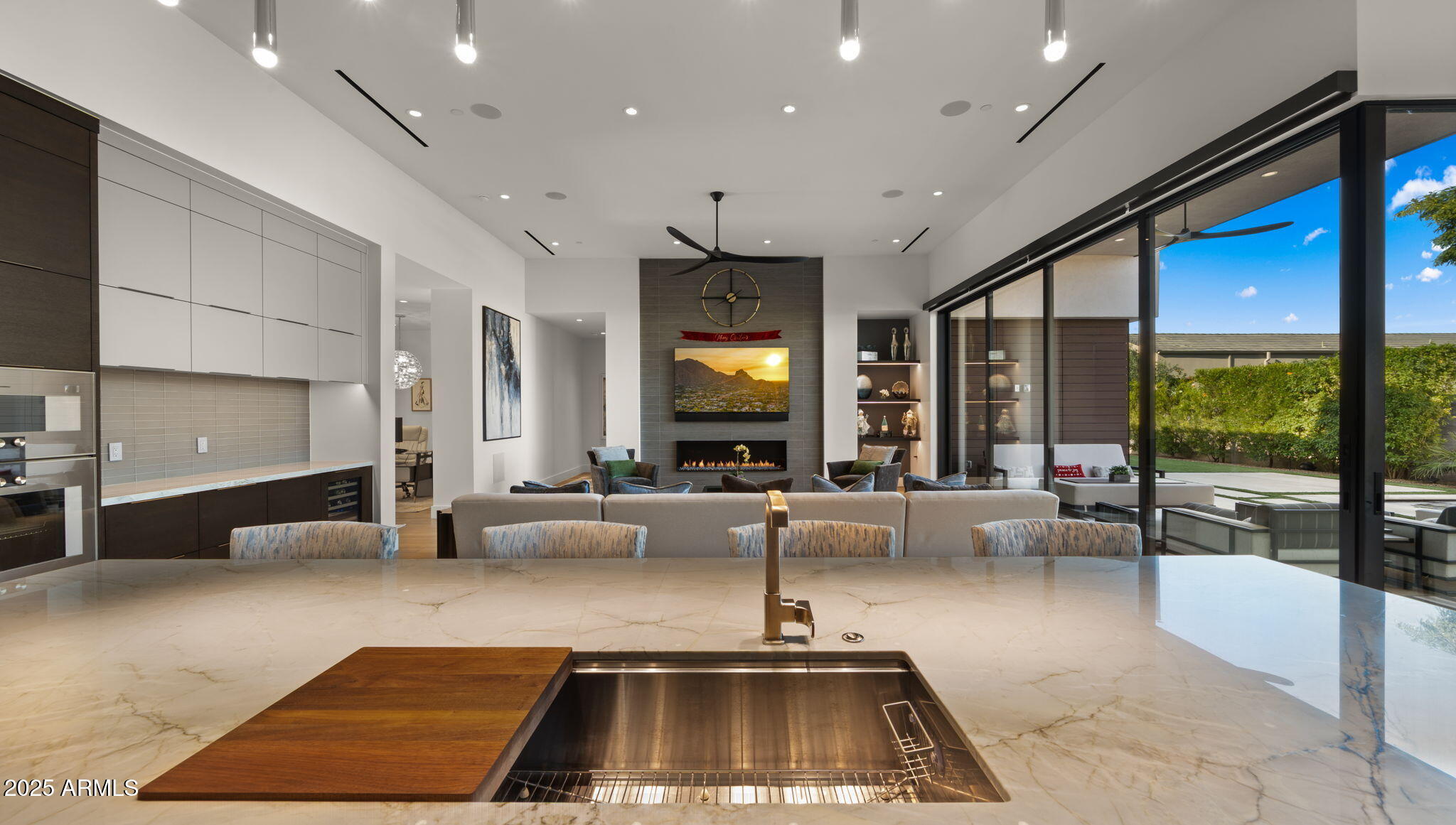 6962 E CACTUS WREN Road