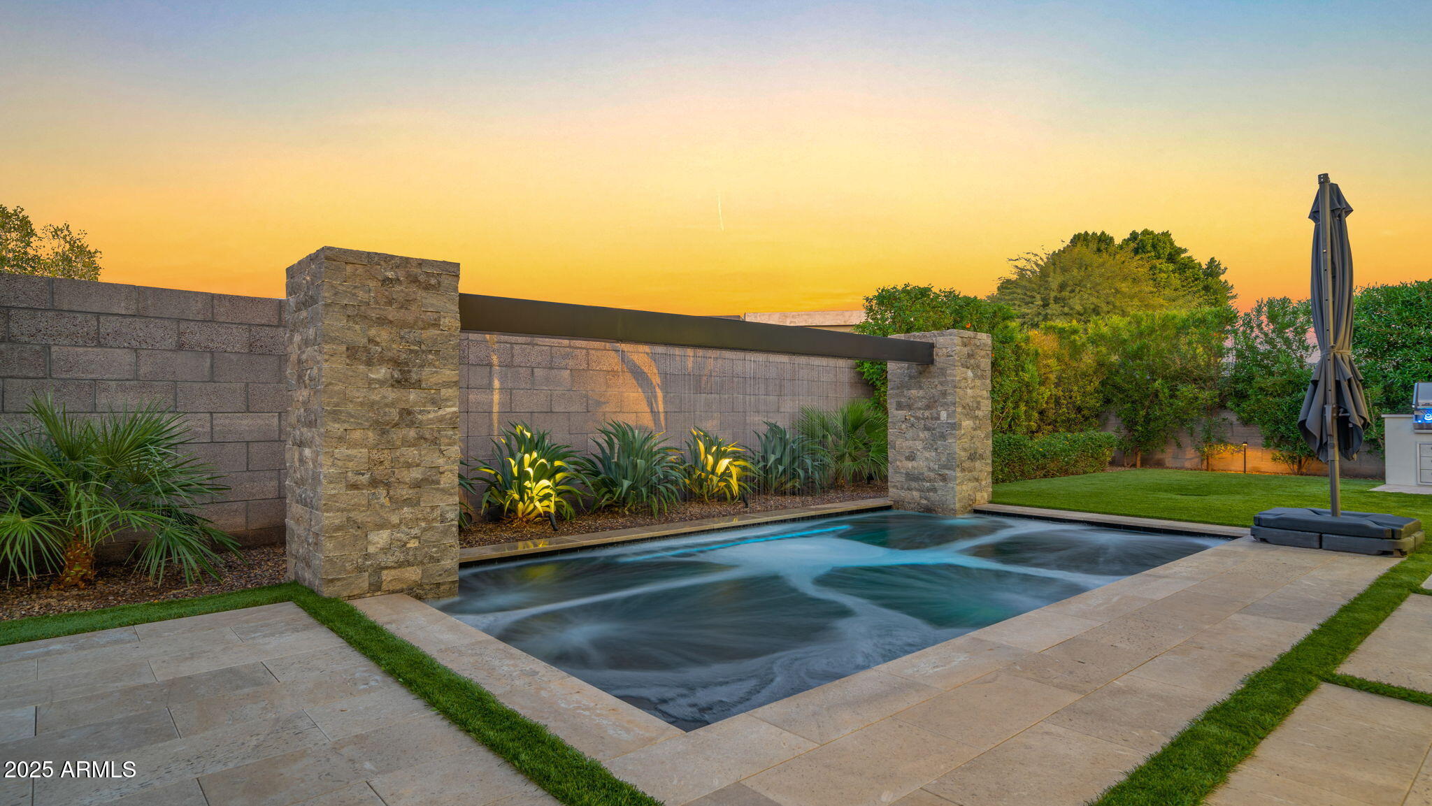 6962 E CACTUS WREN Road