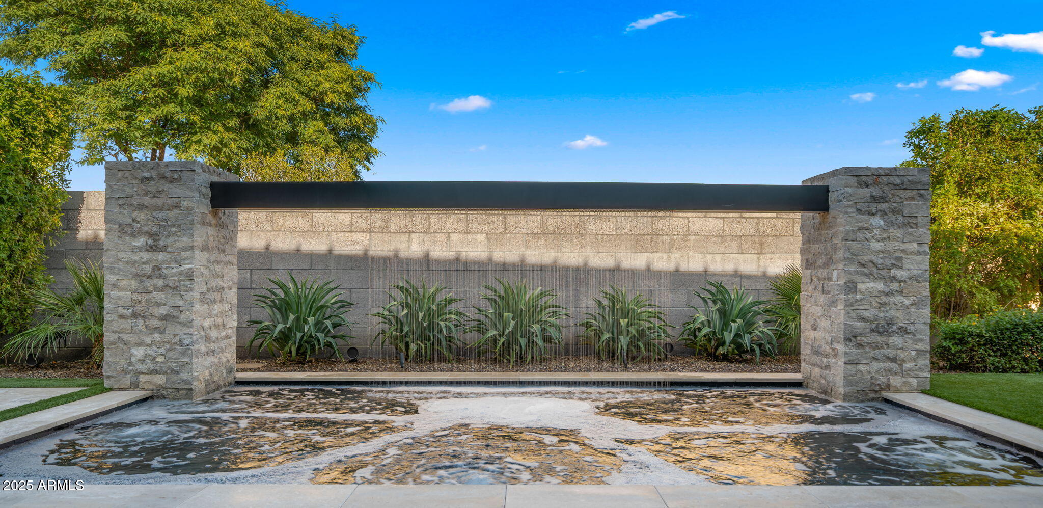 6962 E CACTUS WREN Road