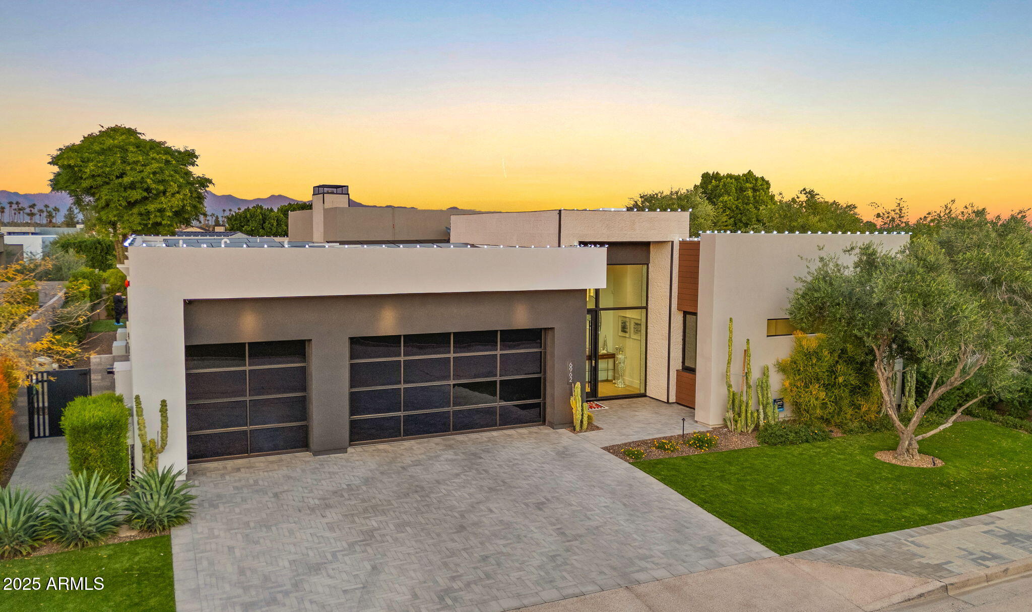 6962 E CACTUS WREN Road