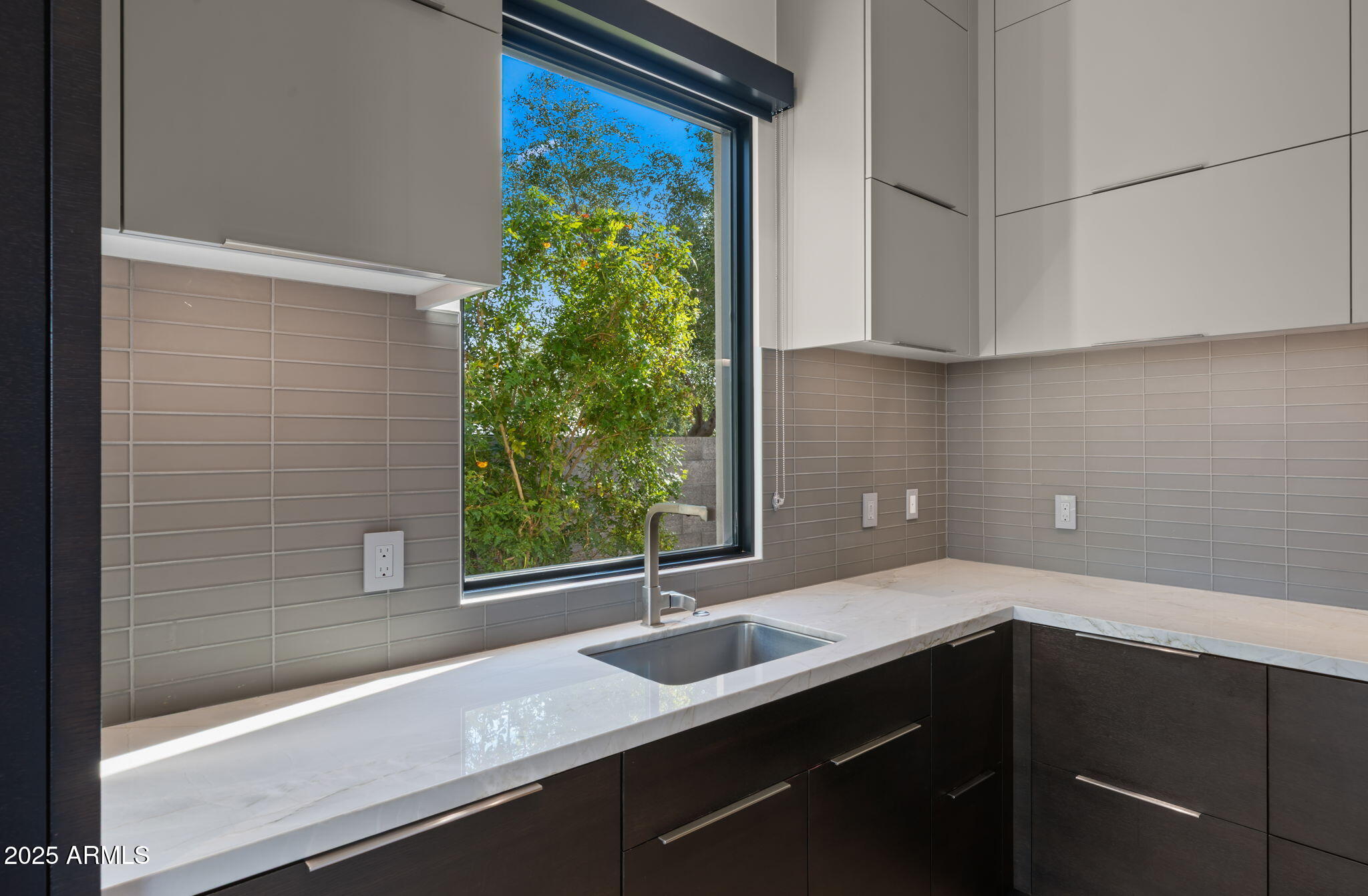 6962 E CACTUS WREN Road