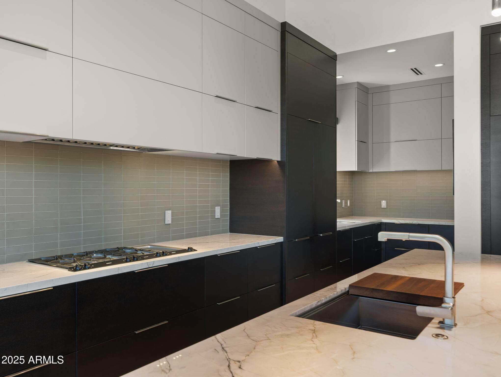 6962 E CACTUS WREN Road