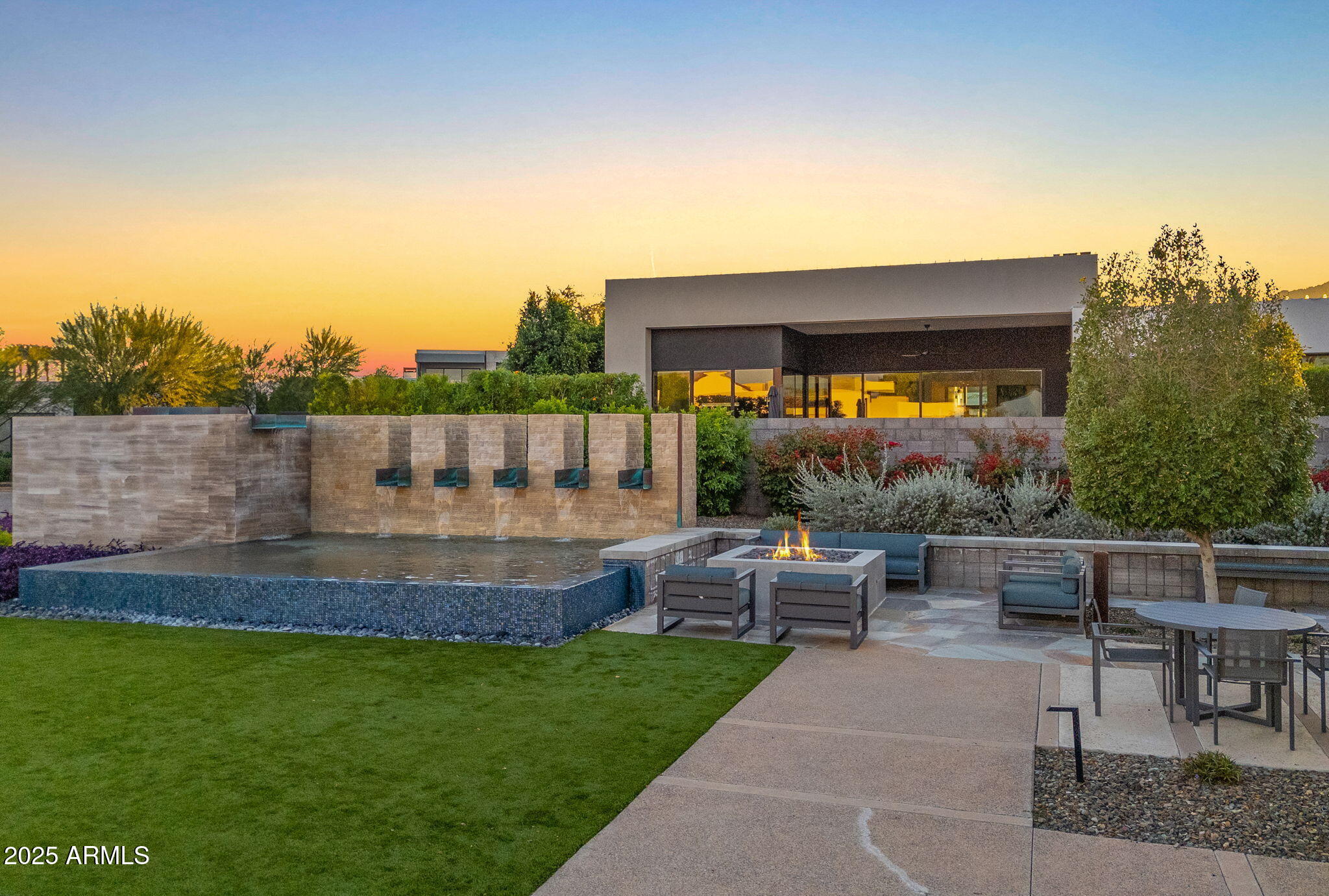 6962 E CACTUS WREN Road