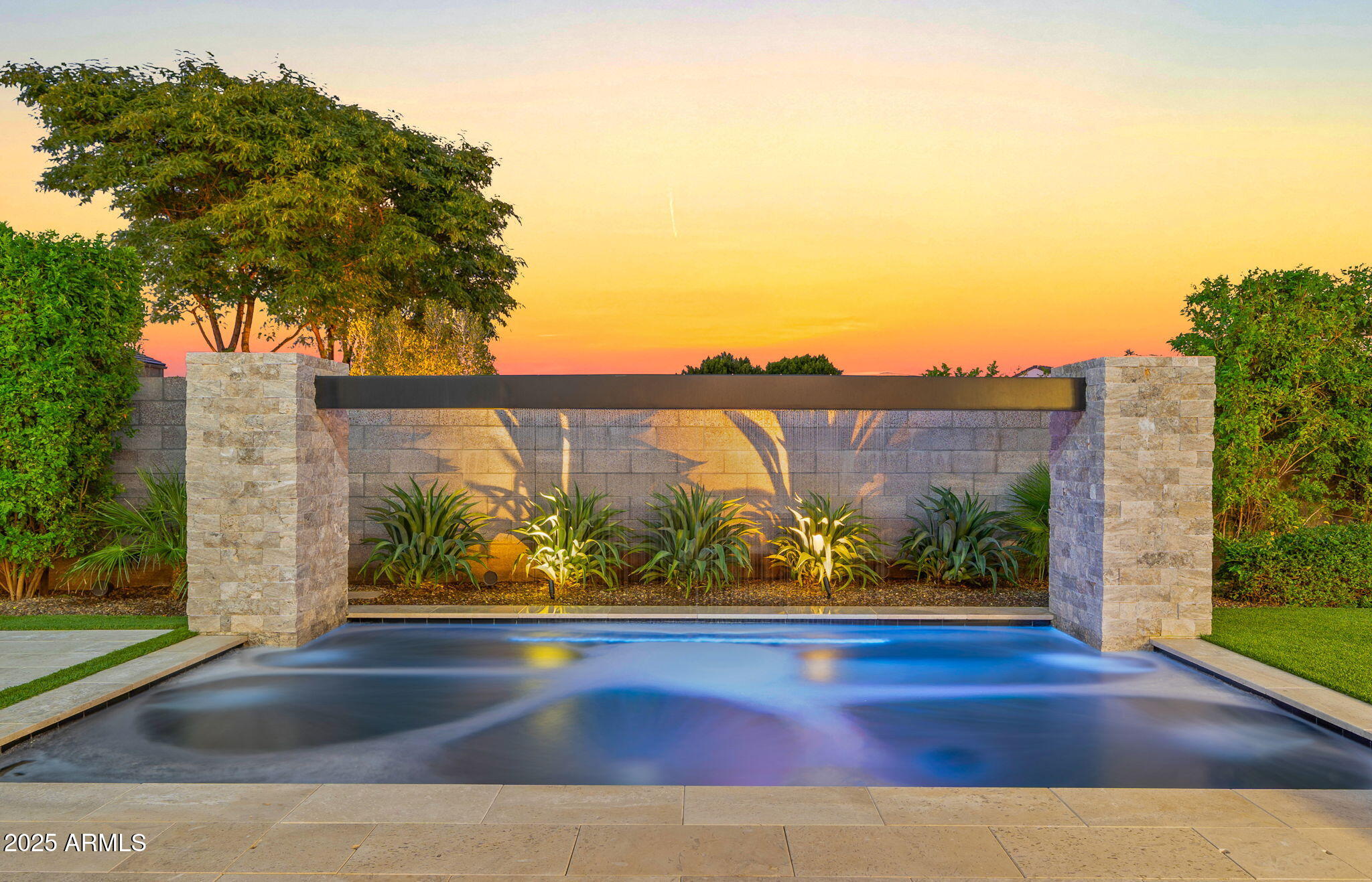 6962 E CACTUS WREN Road