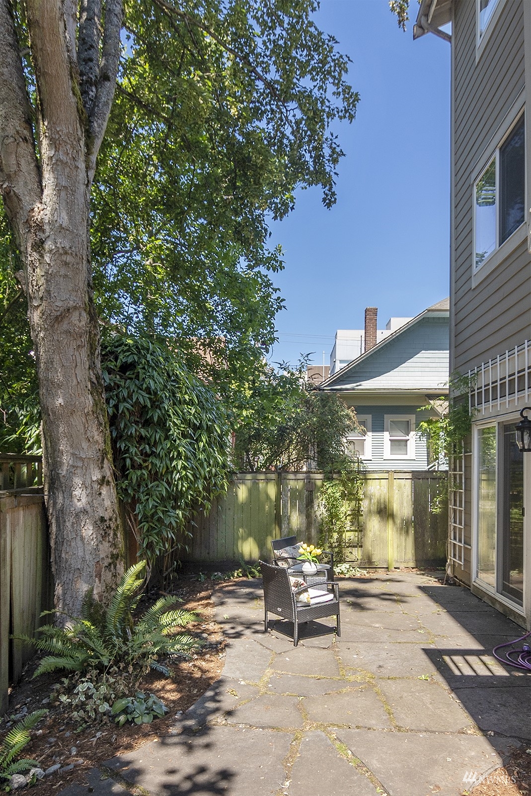 429 Federal Avenue E