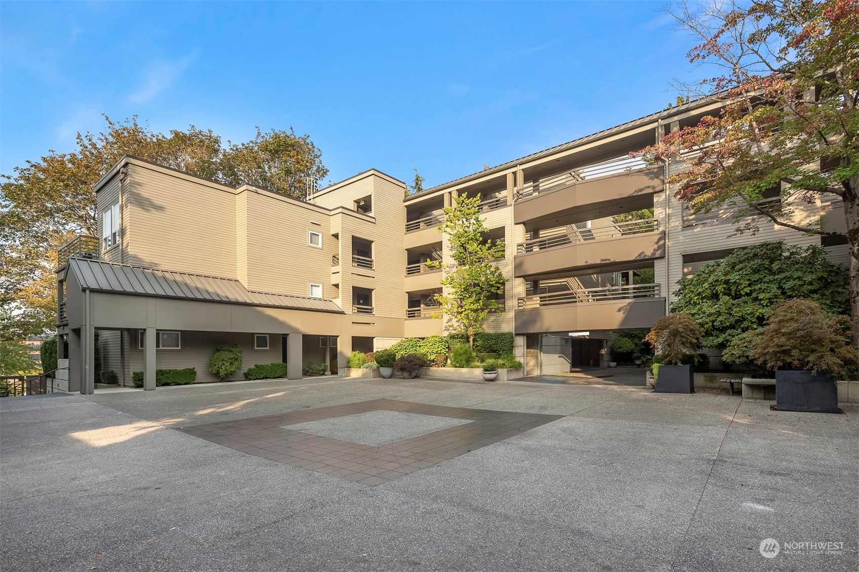 501 Kirkland Avenue Unit: 204