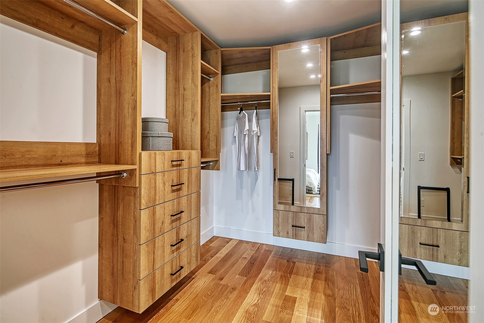 1908 28th Avenue W