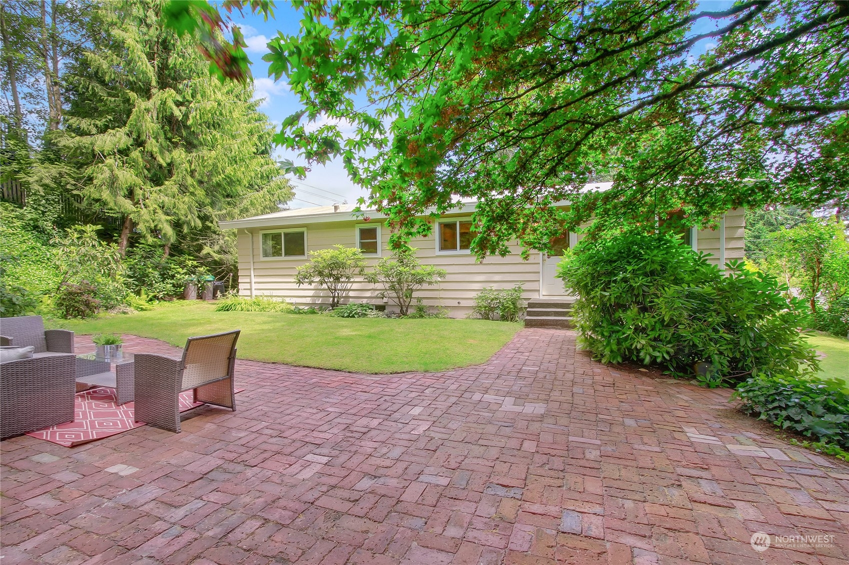 1209 NE Perkins Way