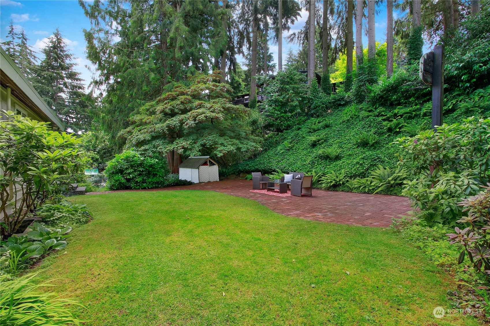 1209 NE Perkins Way
