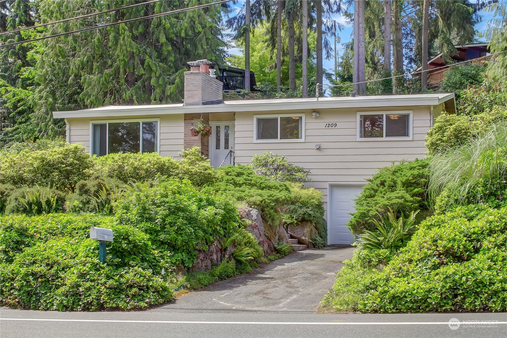 1209 NE Perkins Way