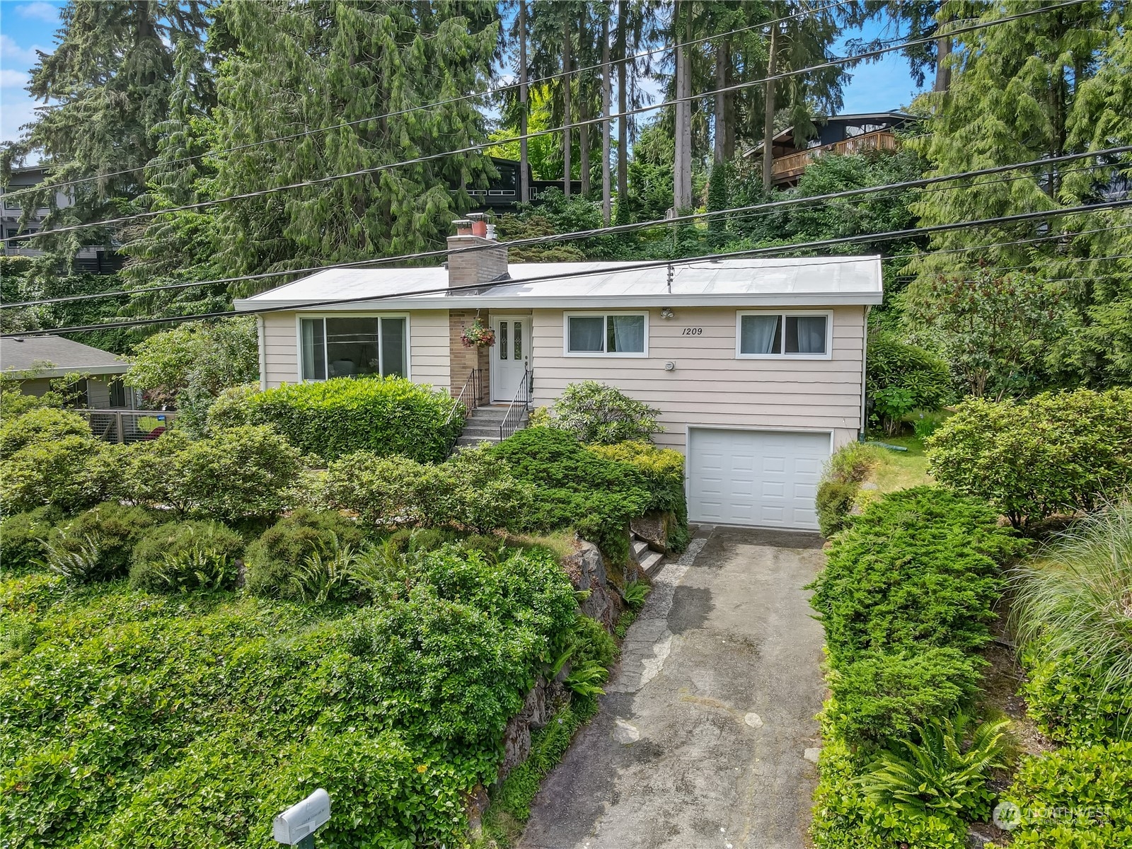 1209 NE Perkins Way