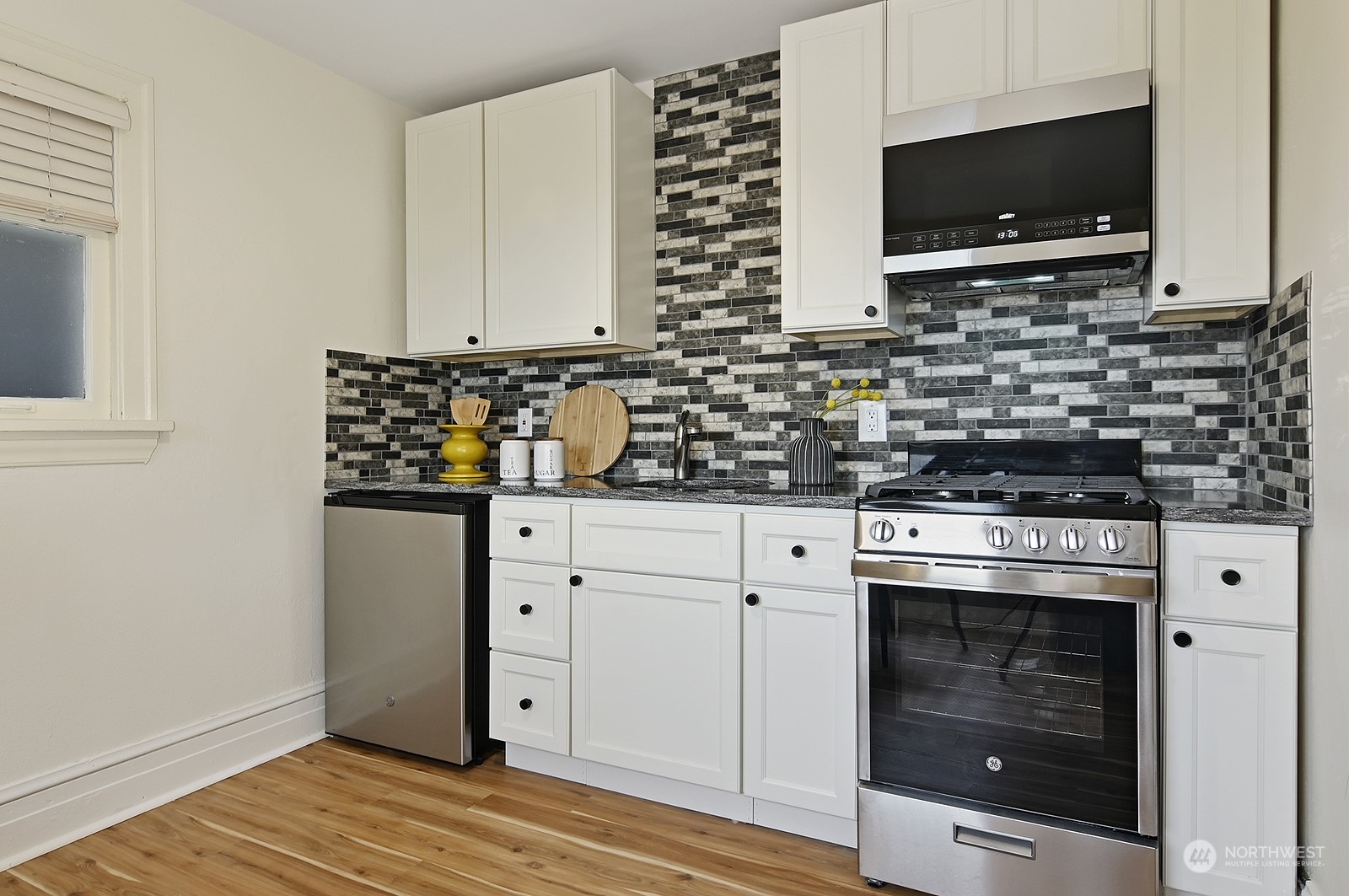 2553 12th Avenue W, -2116