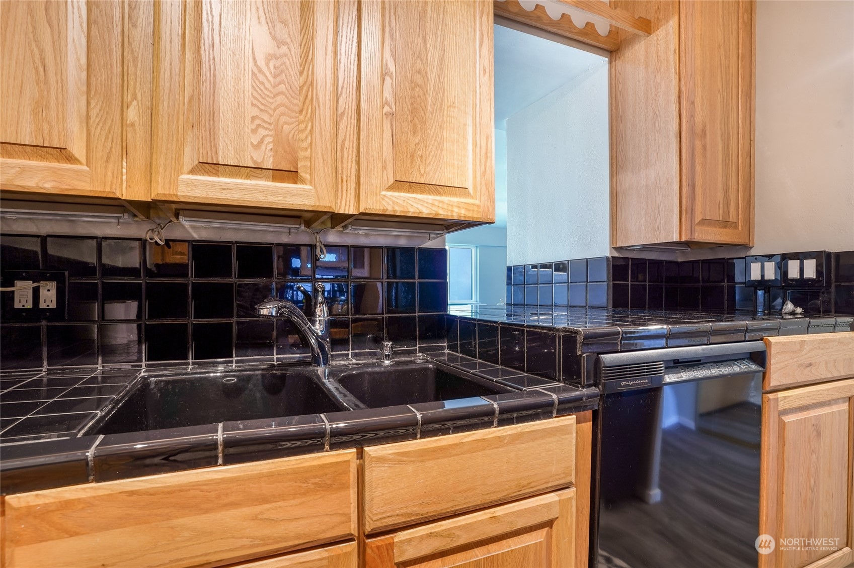 308 E Republican Street #410