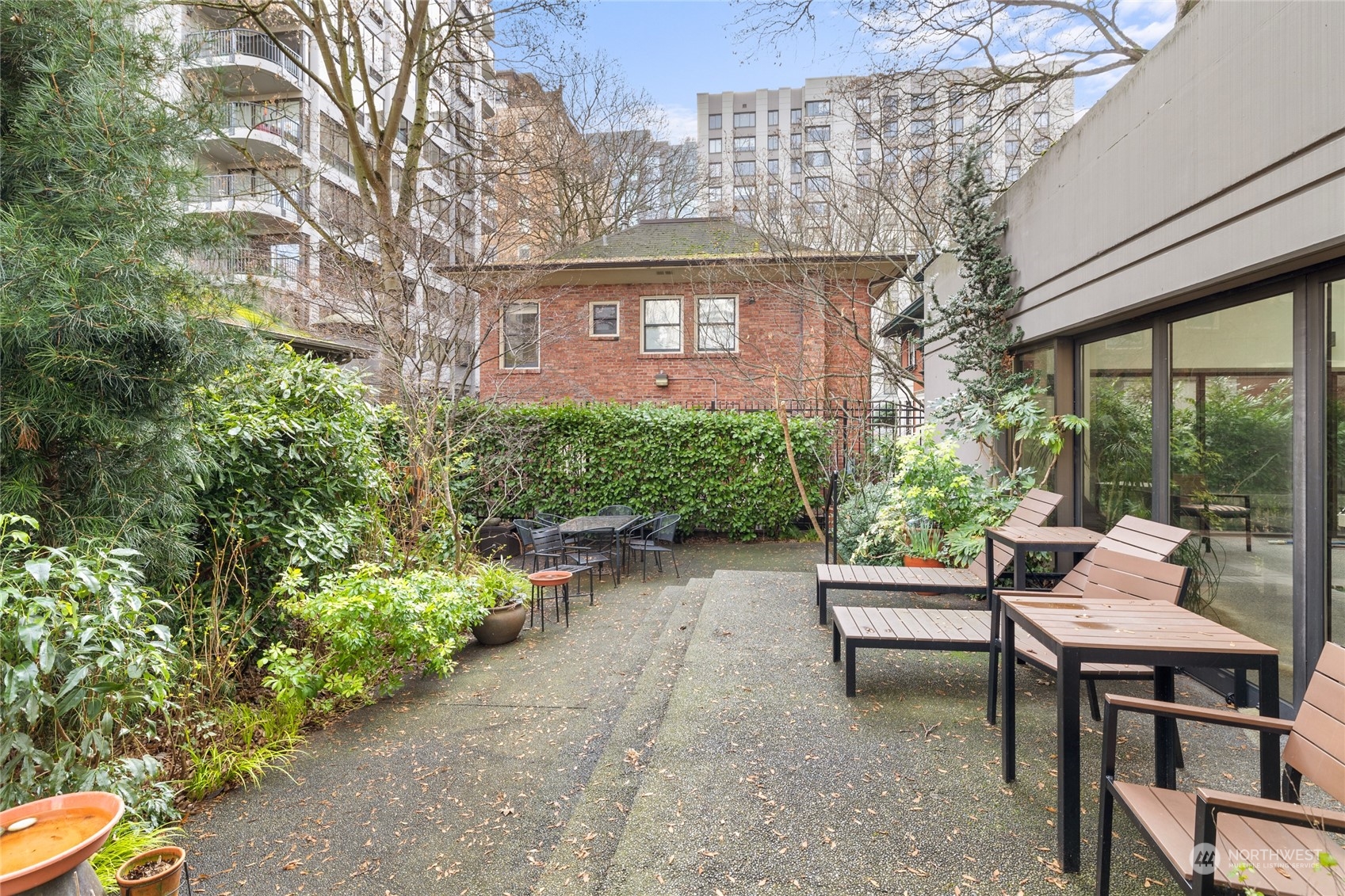 1101 Seneca Street #301