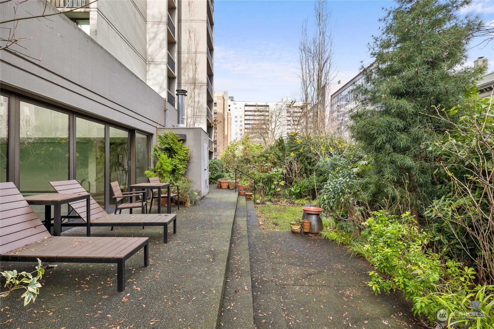 1101 Seneca Street #301