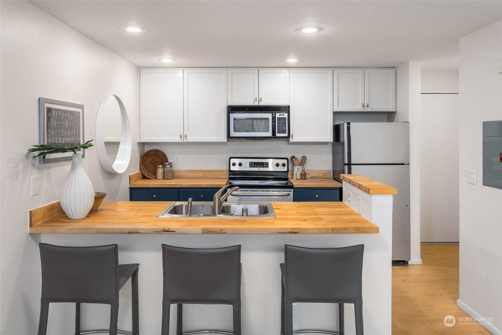 1109 N Allen Place #202