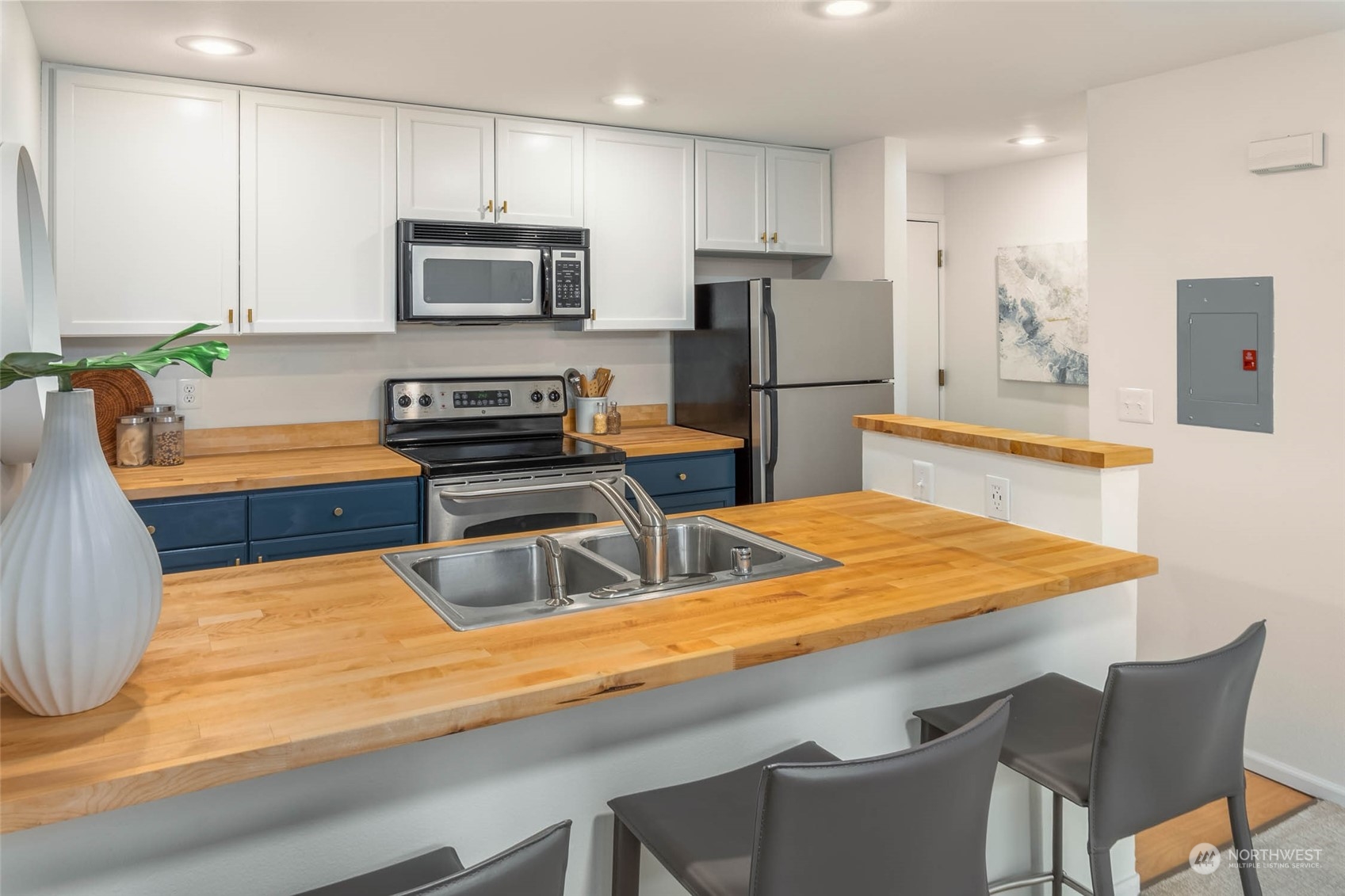 1109 N Allen Place #202