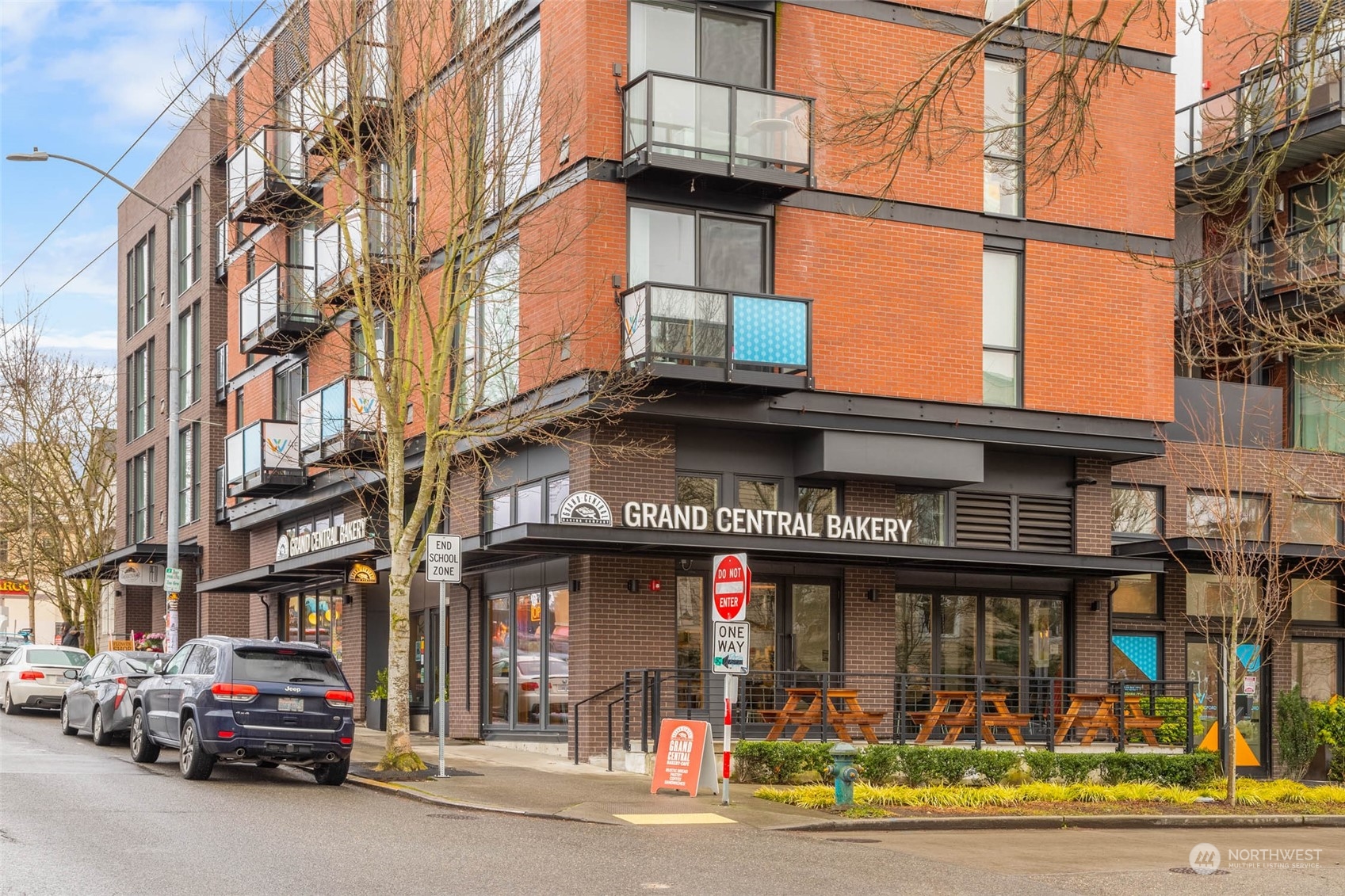 1109 N Allen Place #202