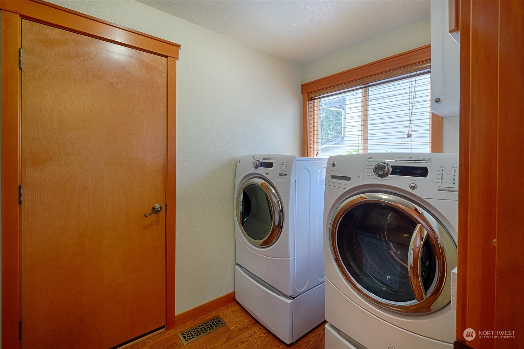 26913 Avon Court , -7135