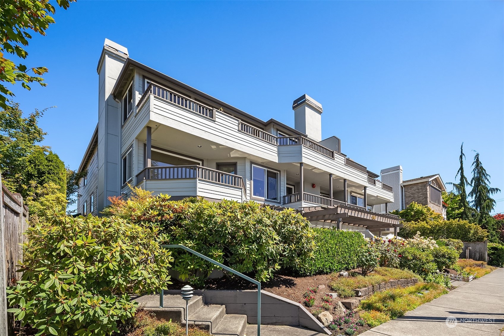263 4th Avenue S #301