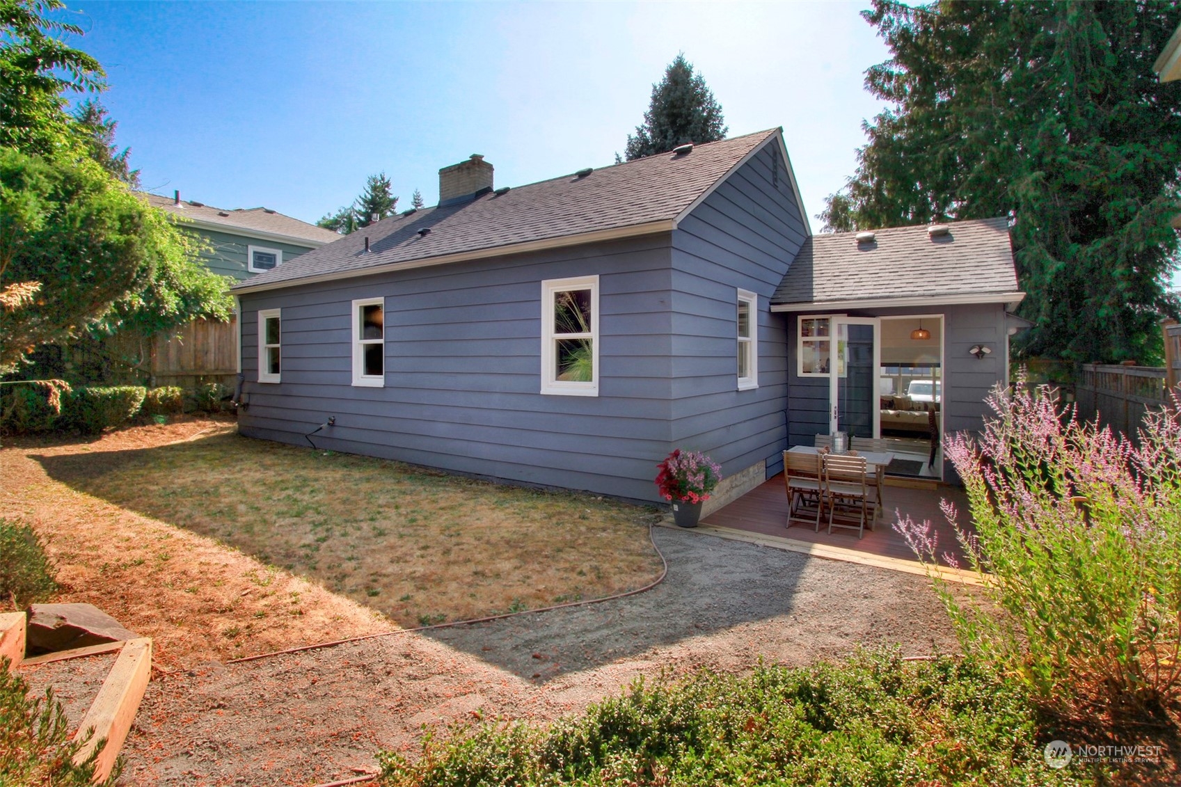 6852 27th Avenue NE