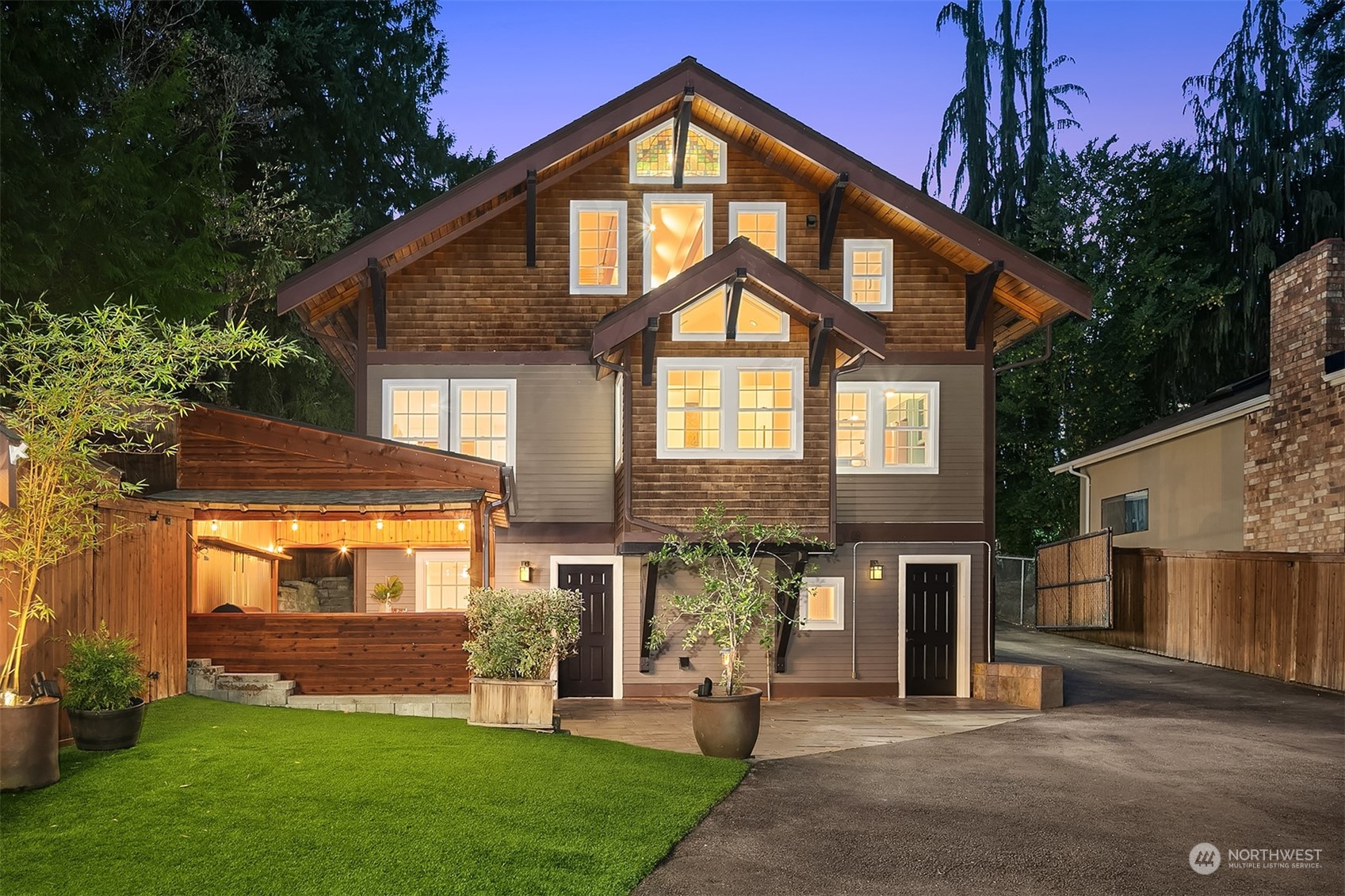 10040 38th Avenue NE