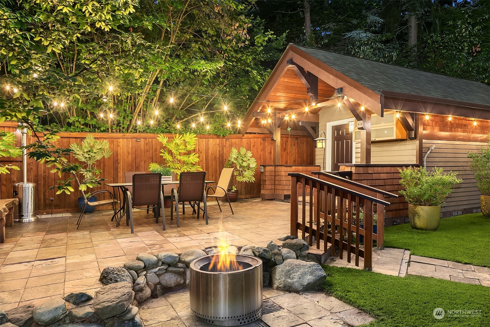 10040 38th Avenue NE