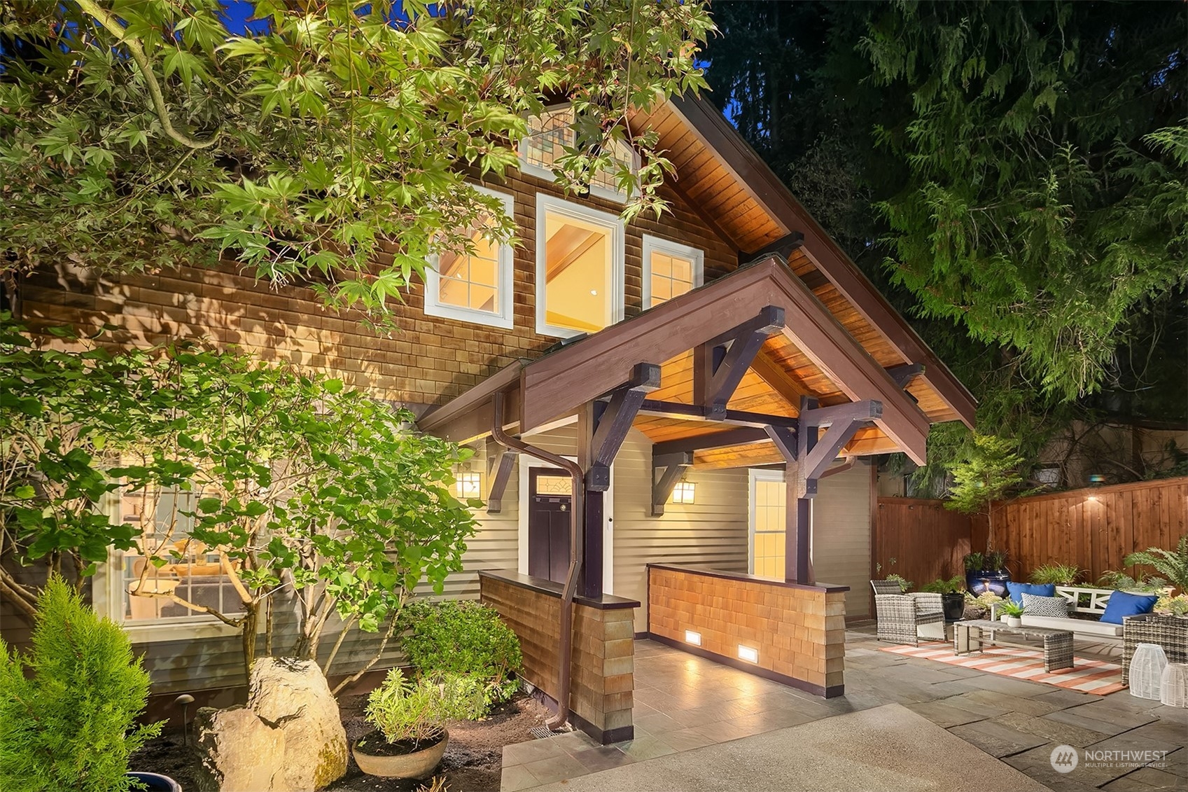 10040 38th Avenue NE