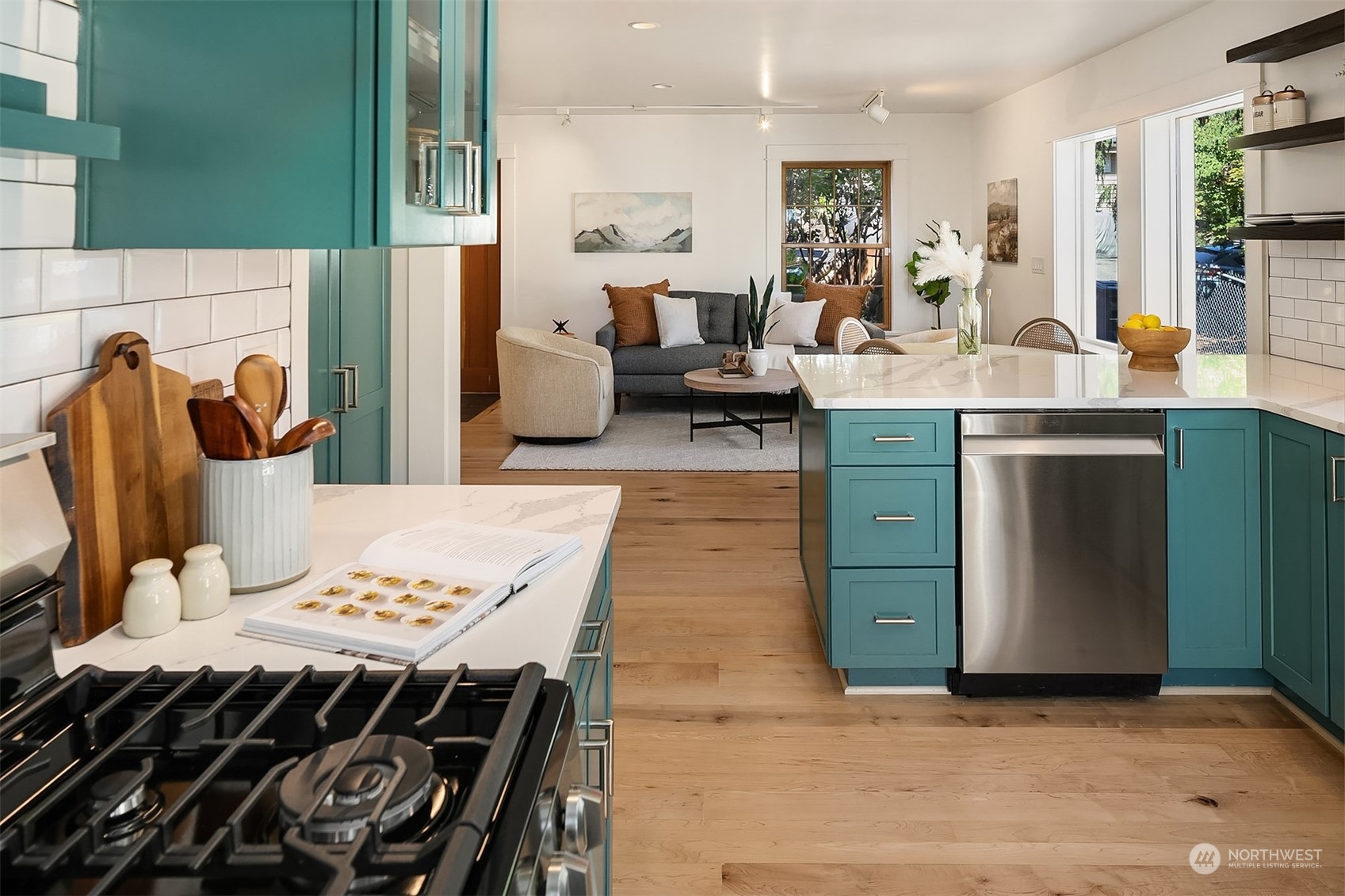 10040 38th Avenue NE