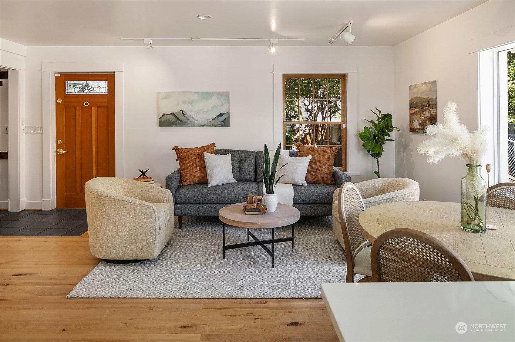 10040 38th Avenue NE