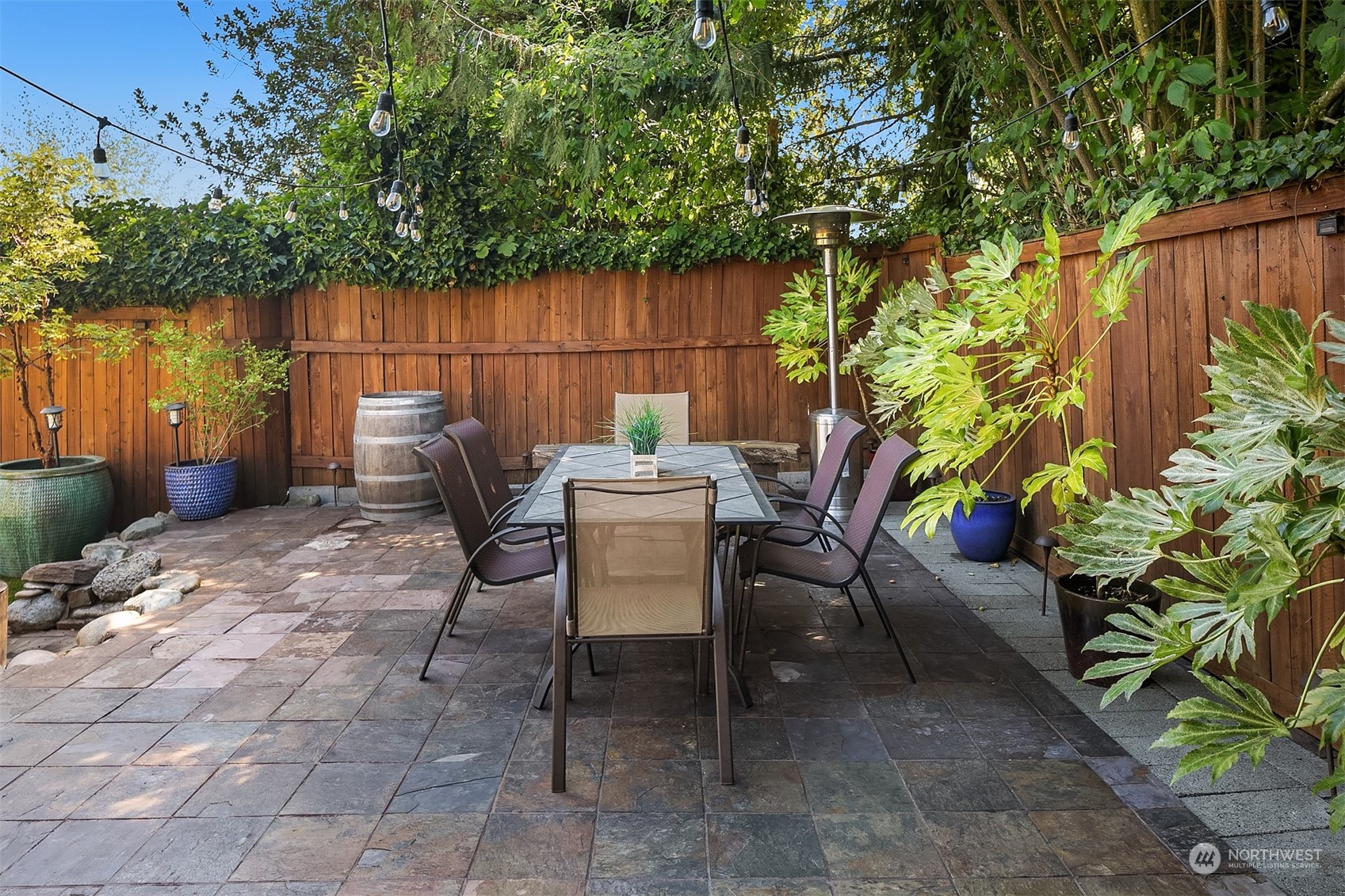 10040 38th Avenue NE