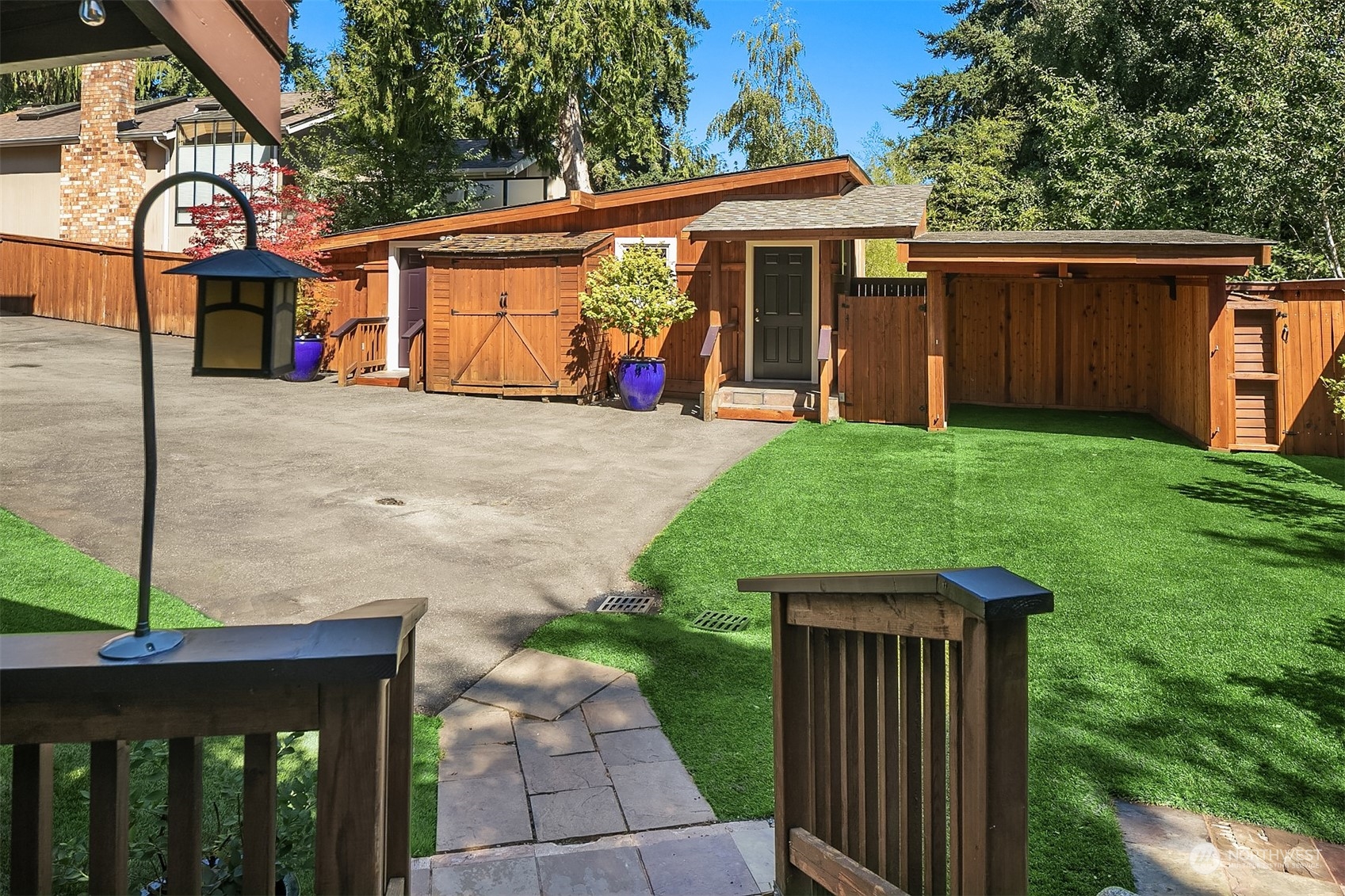 10040 38th Avenue NE