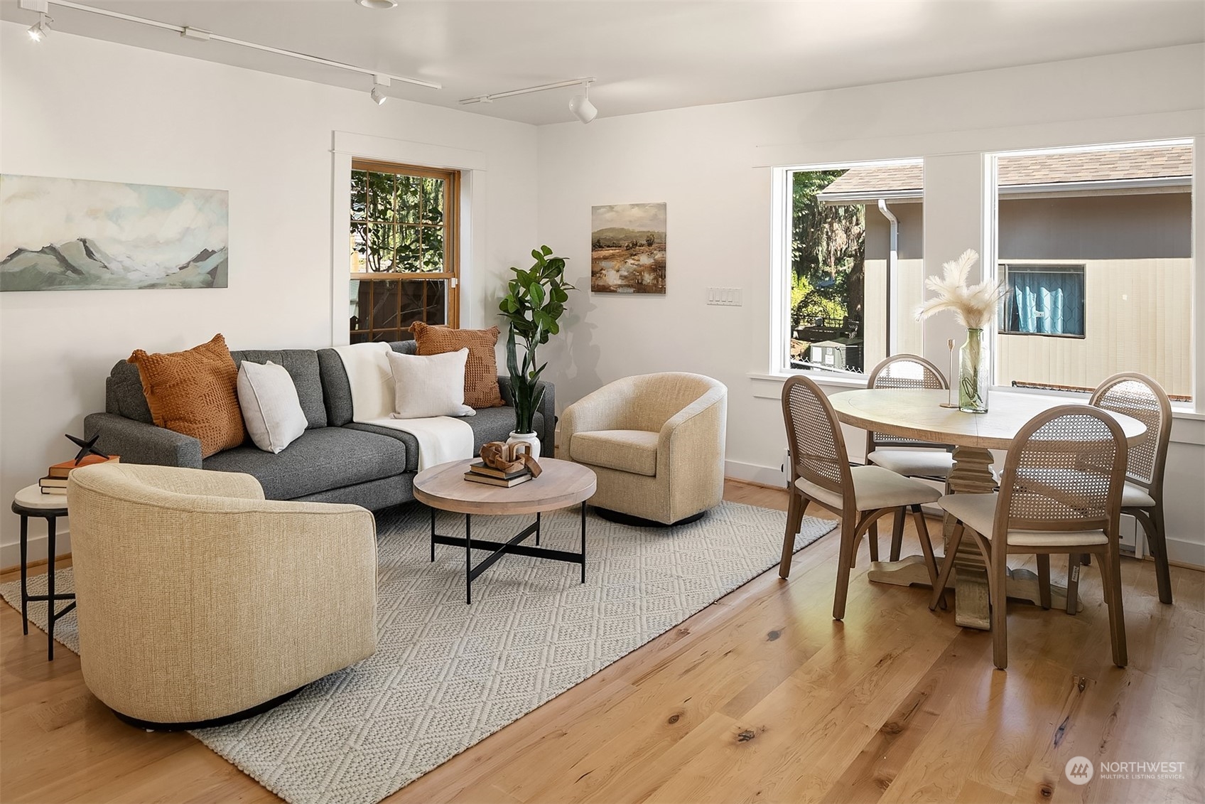 10040 38th Avenue NE