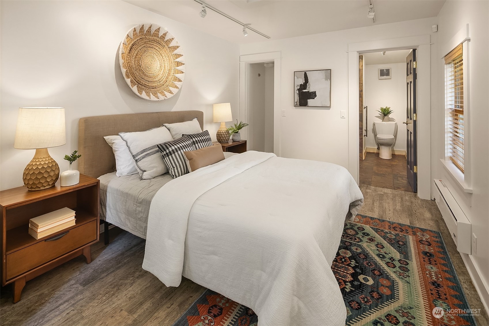 10040 38th Avenue NE