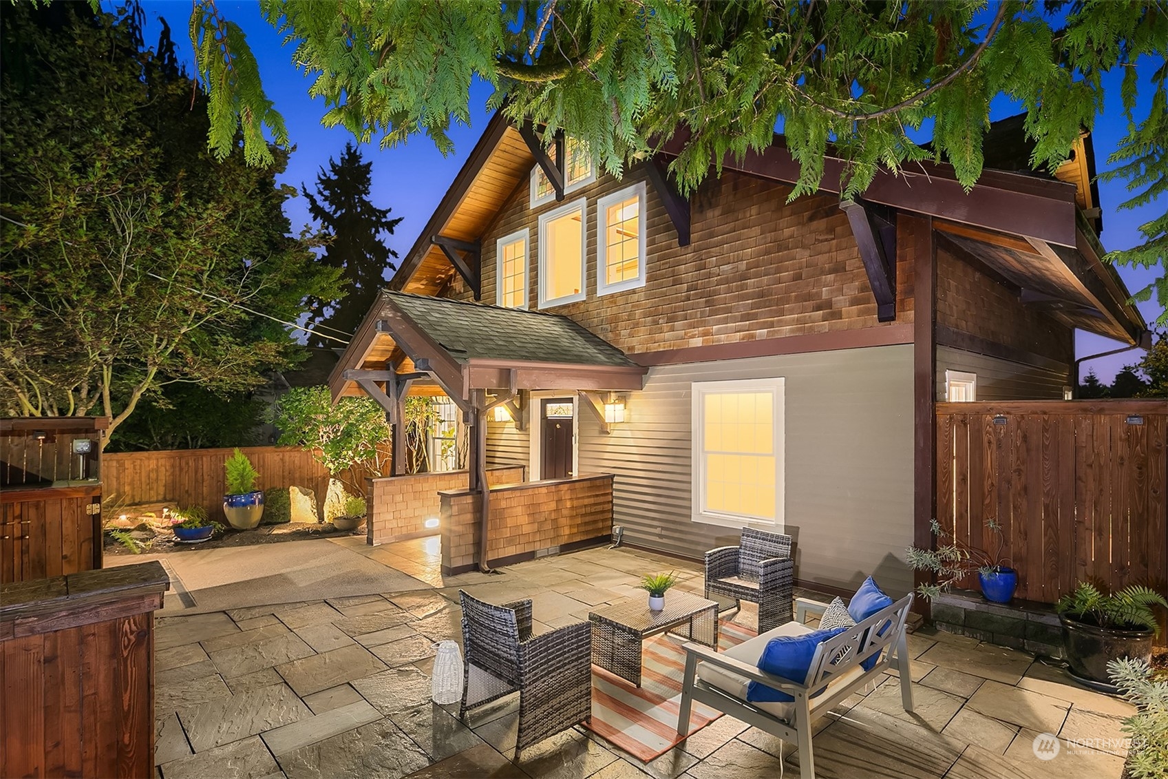 10040 38th Avenue NE