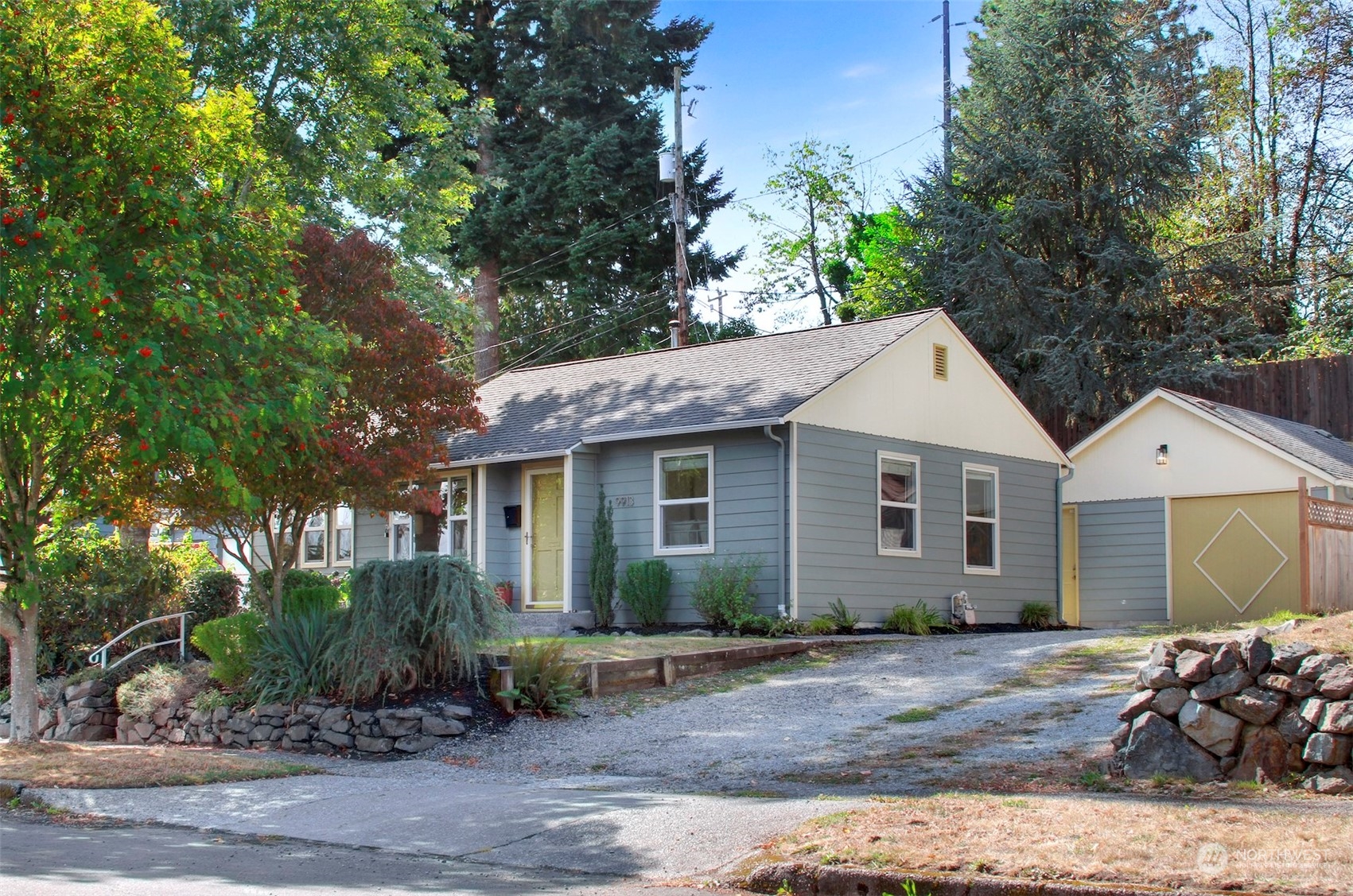 9913 32nd Avenue SW