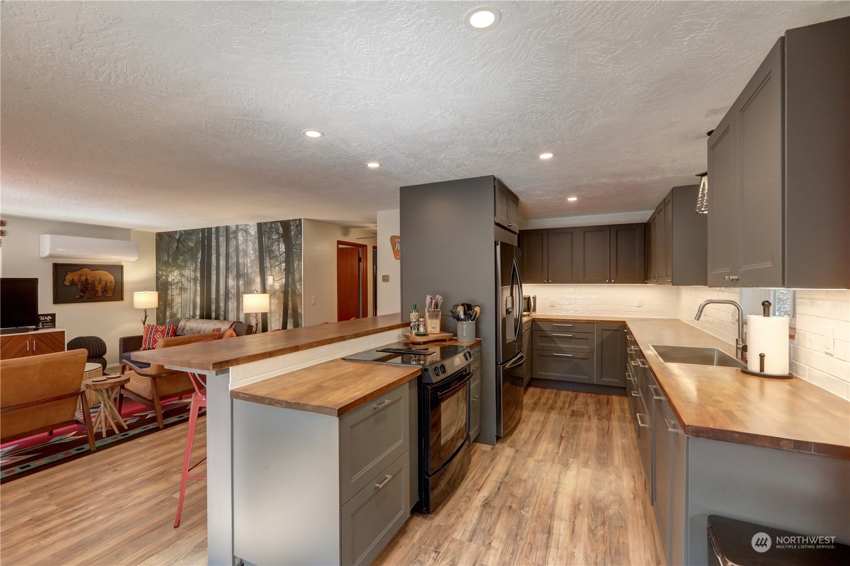 170 N Duckabush Loop W