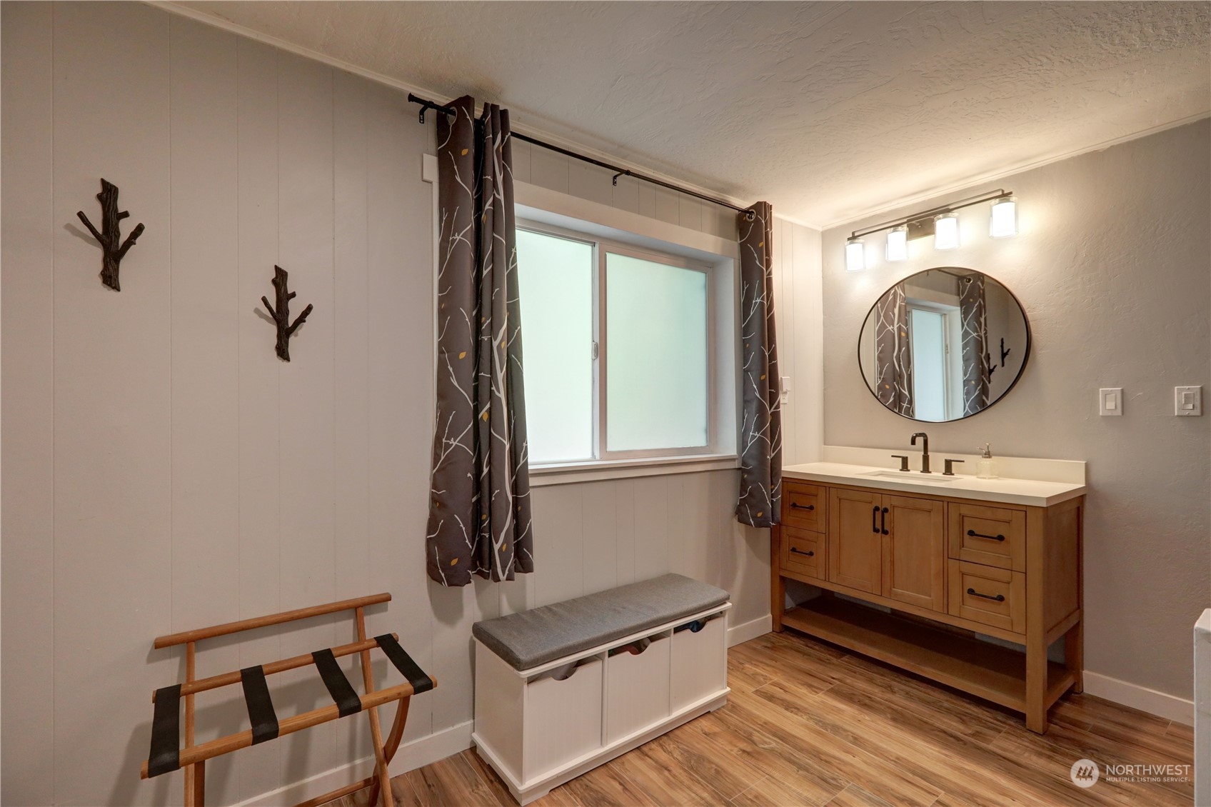 170 N Duckabush Loop W