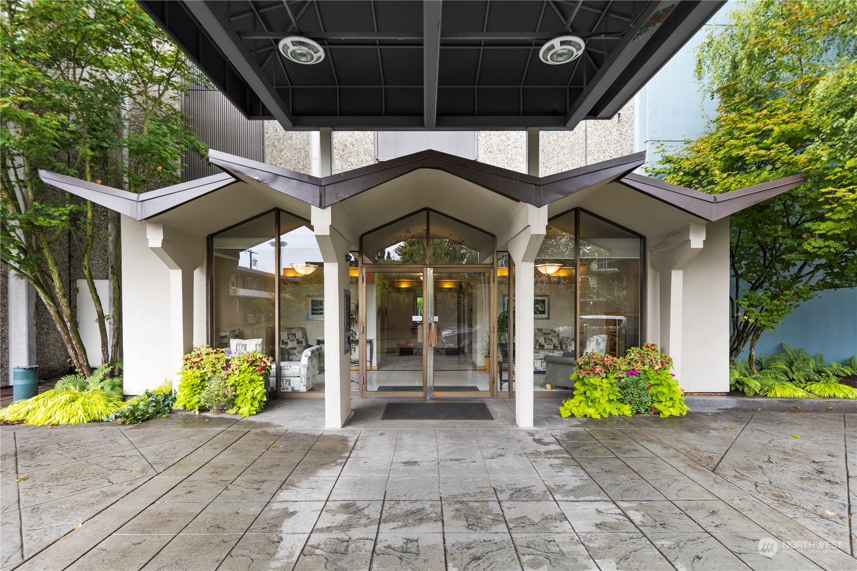 521 5th Avenue W #301