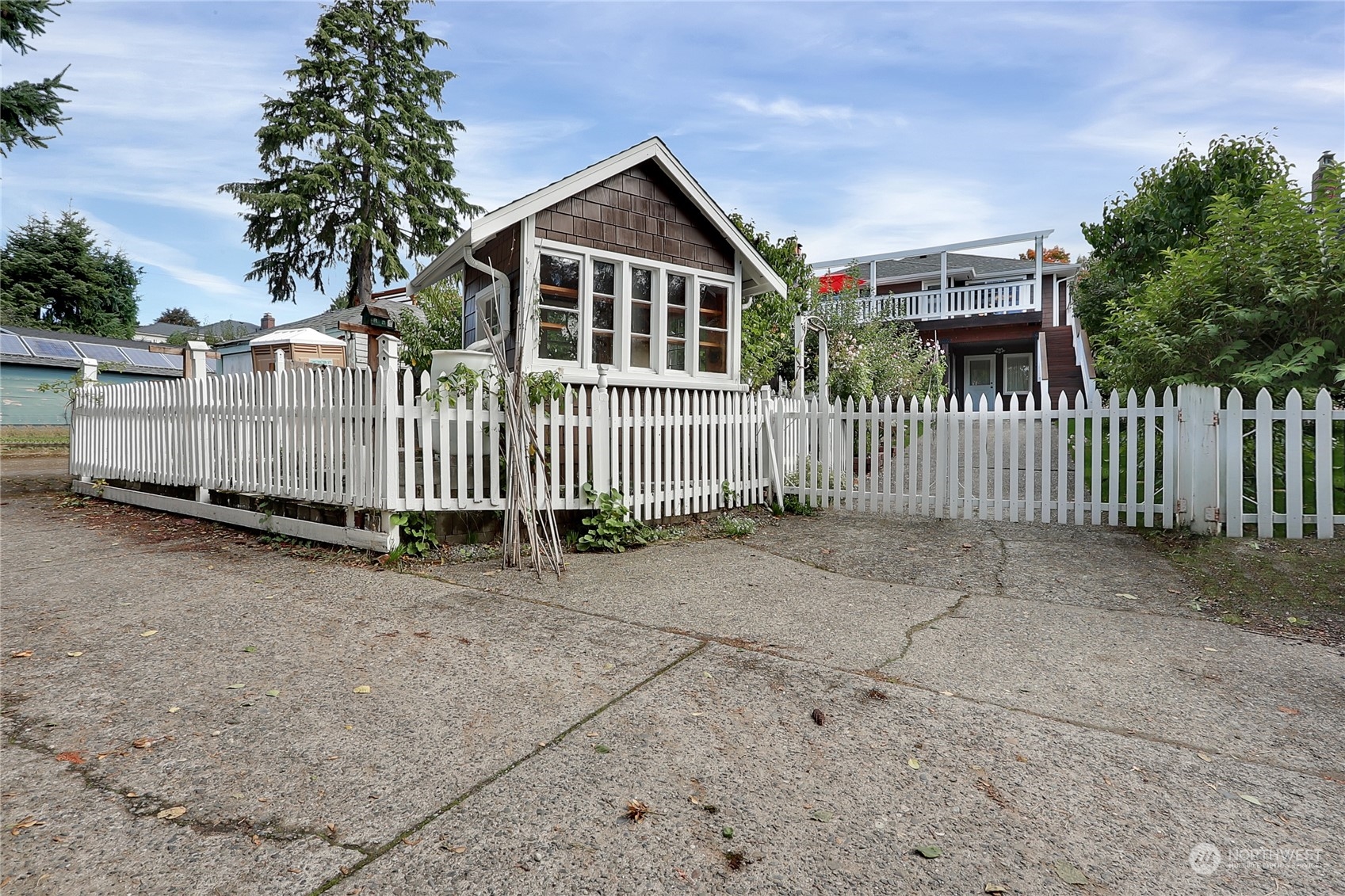 2547 30th Avenue W