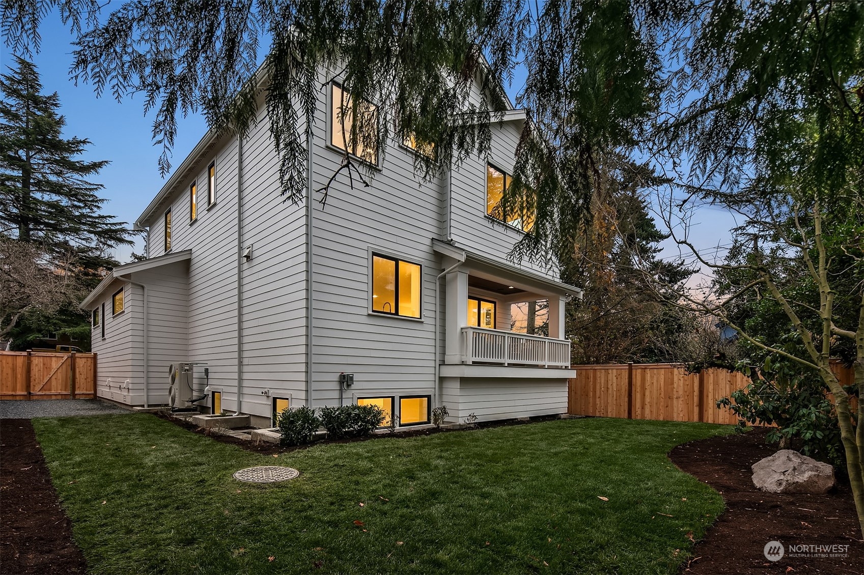 7005 24th Avenue NE