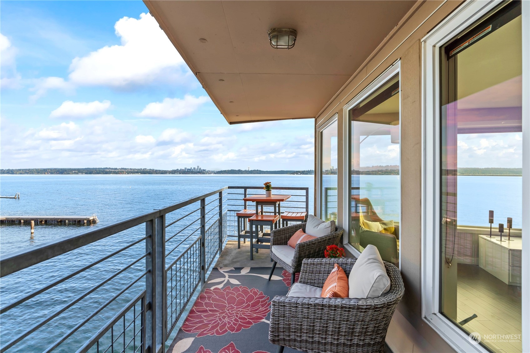 334 Lakeside Avenue S #308