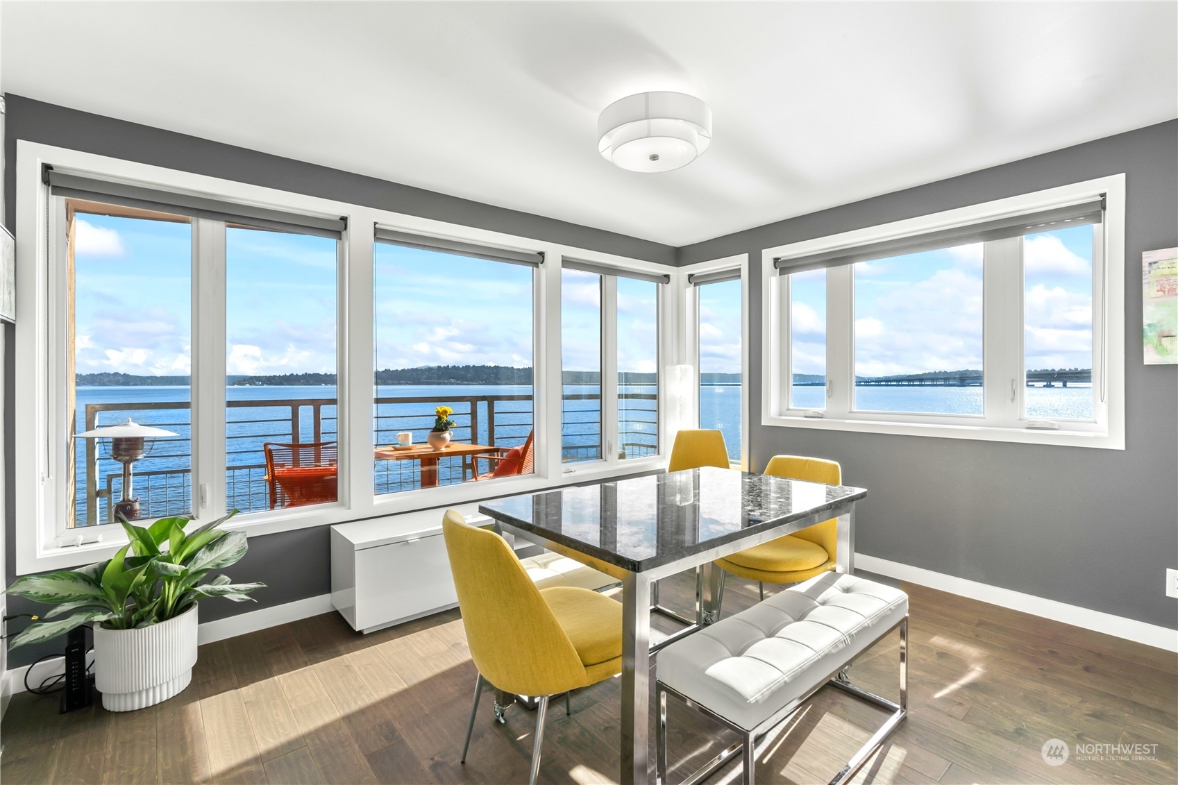 334 Lakeside Avenue S #308
