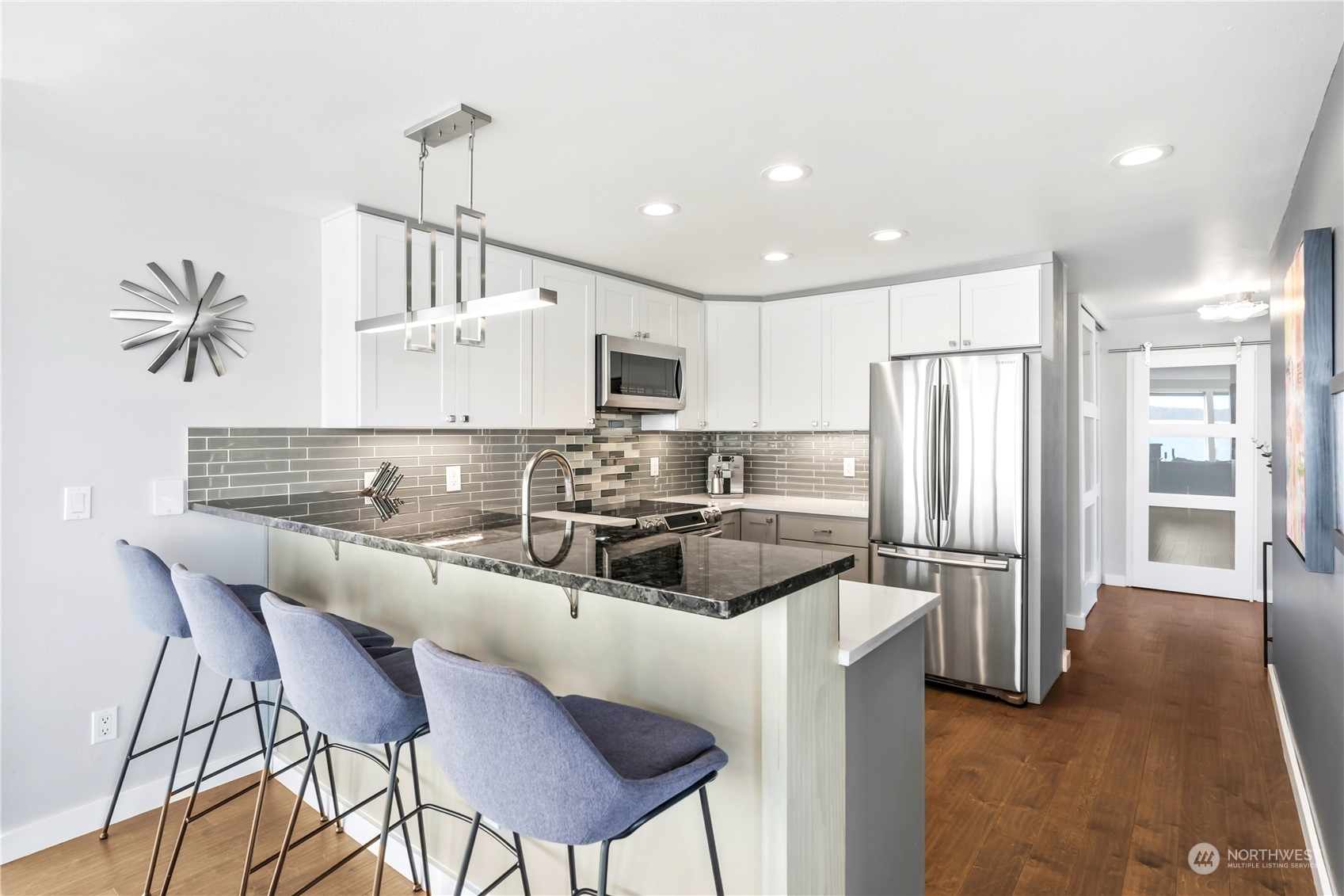 334 Lakeside Avenue S #308