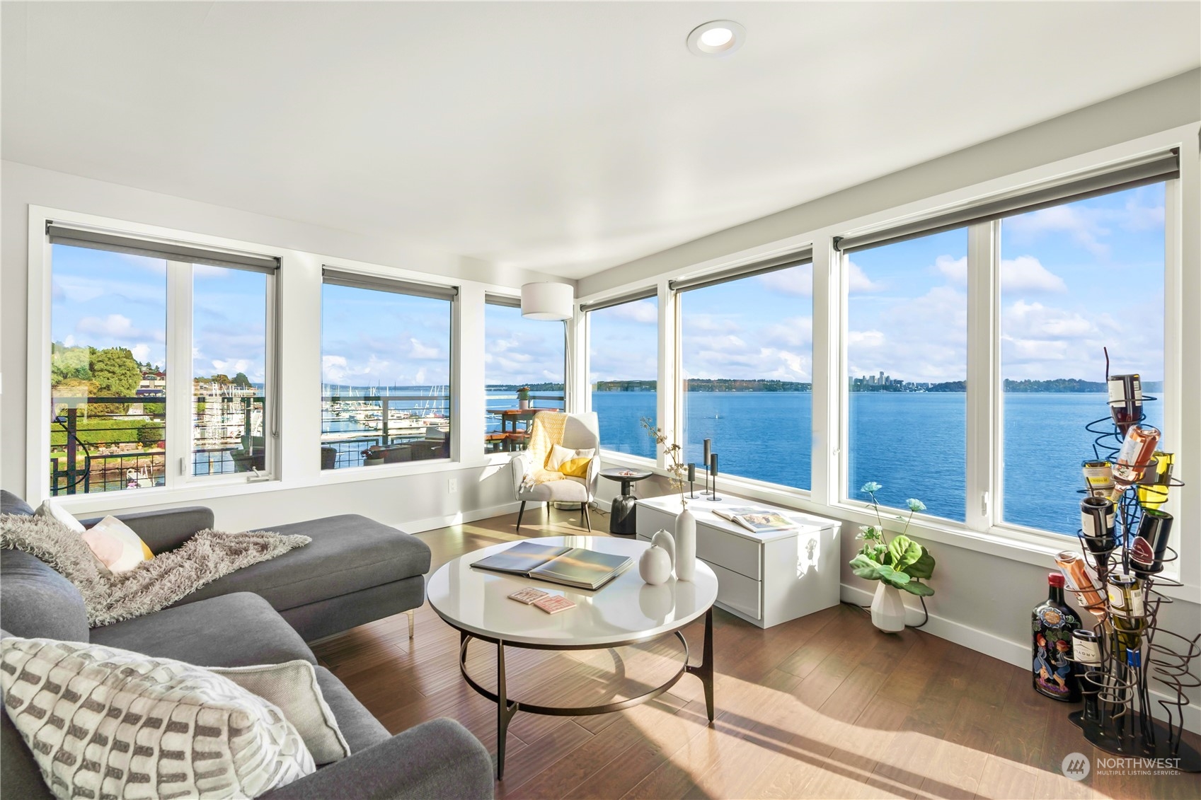 334 Lakeside Avenue S #308
