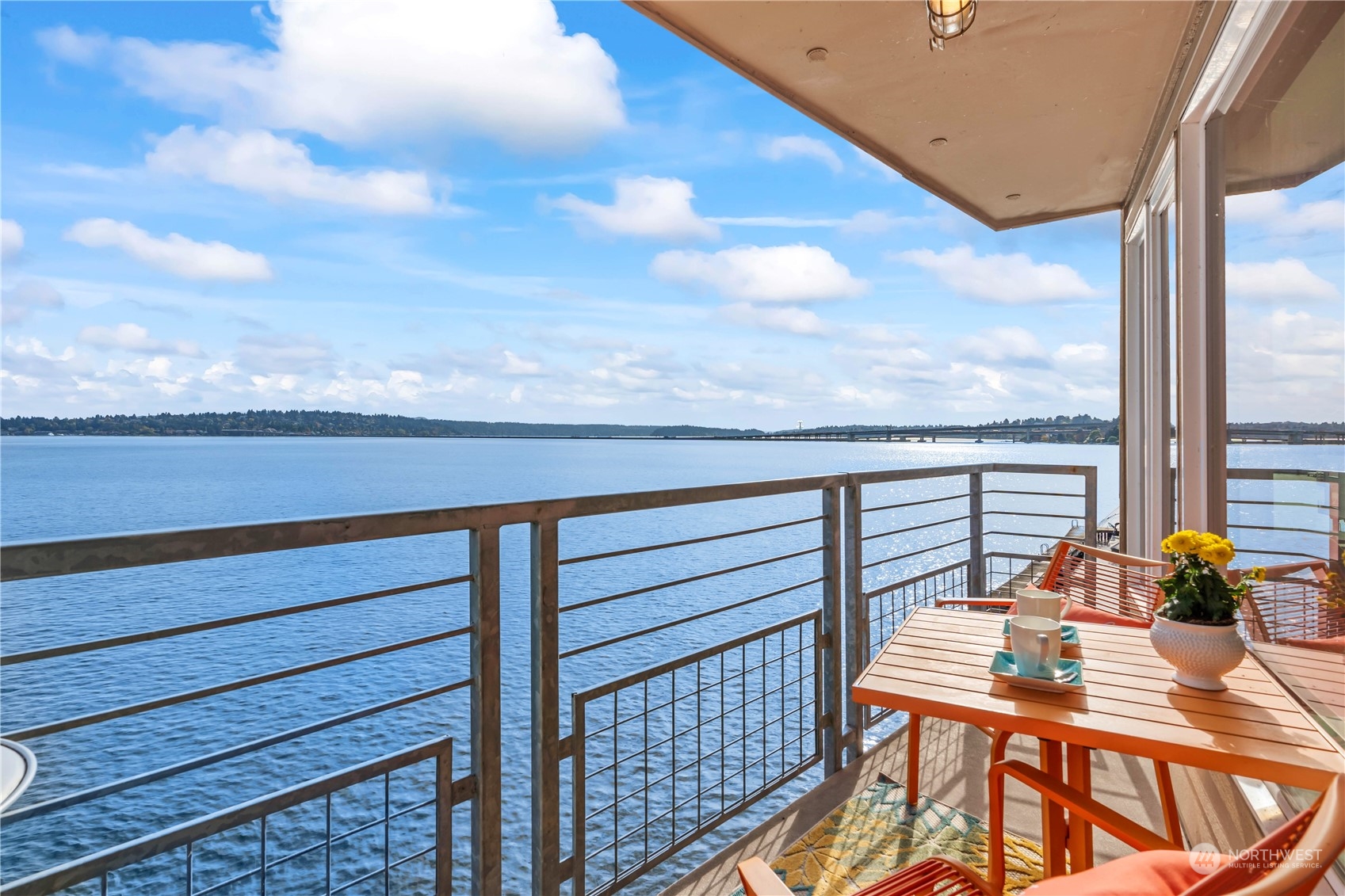 334 Lakeside Avenue S #308