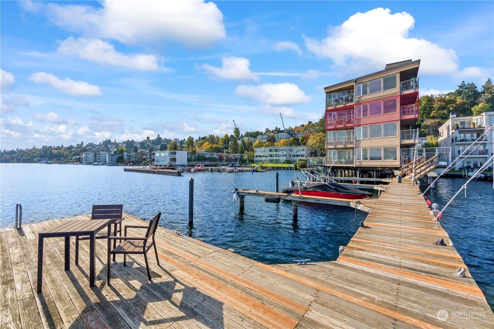334 Lakeside Avenue S #308