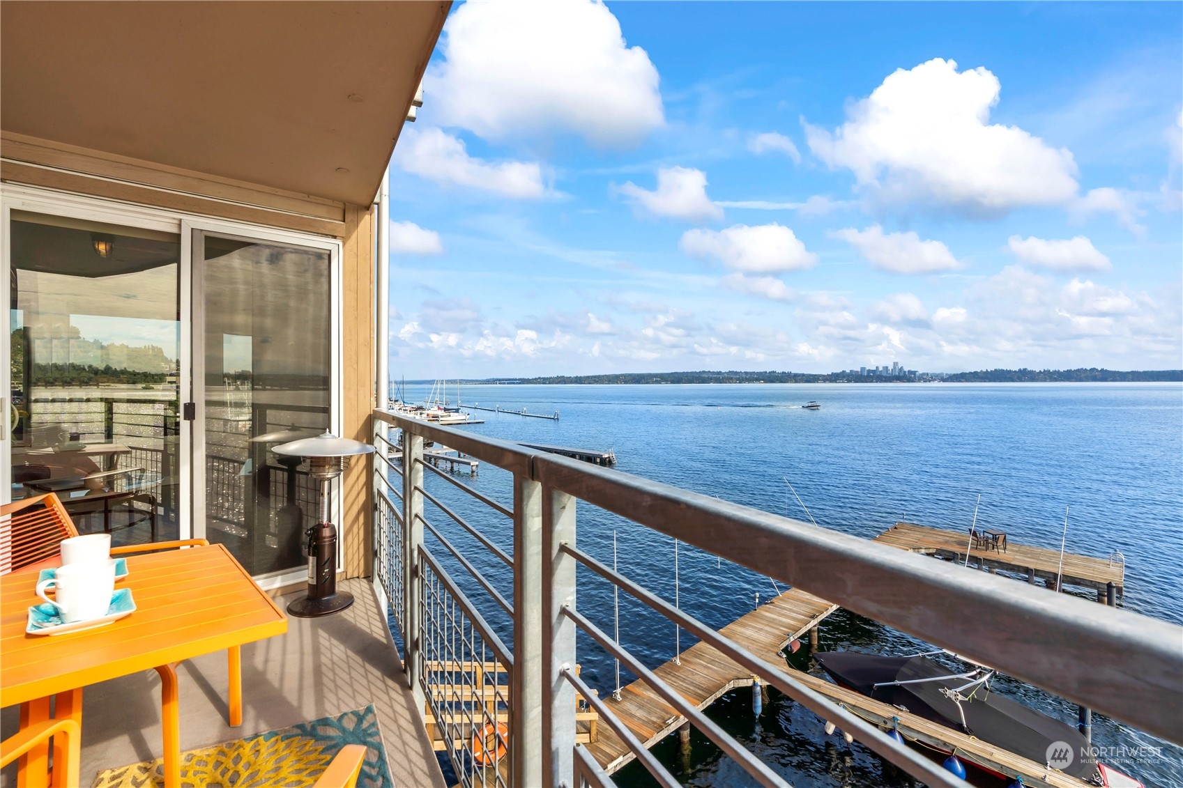 334 Lakeside Avenue S #308