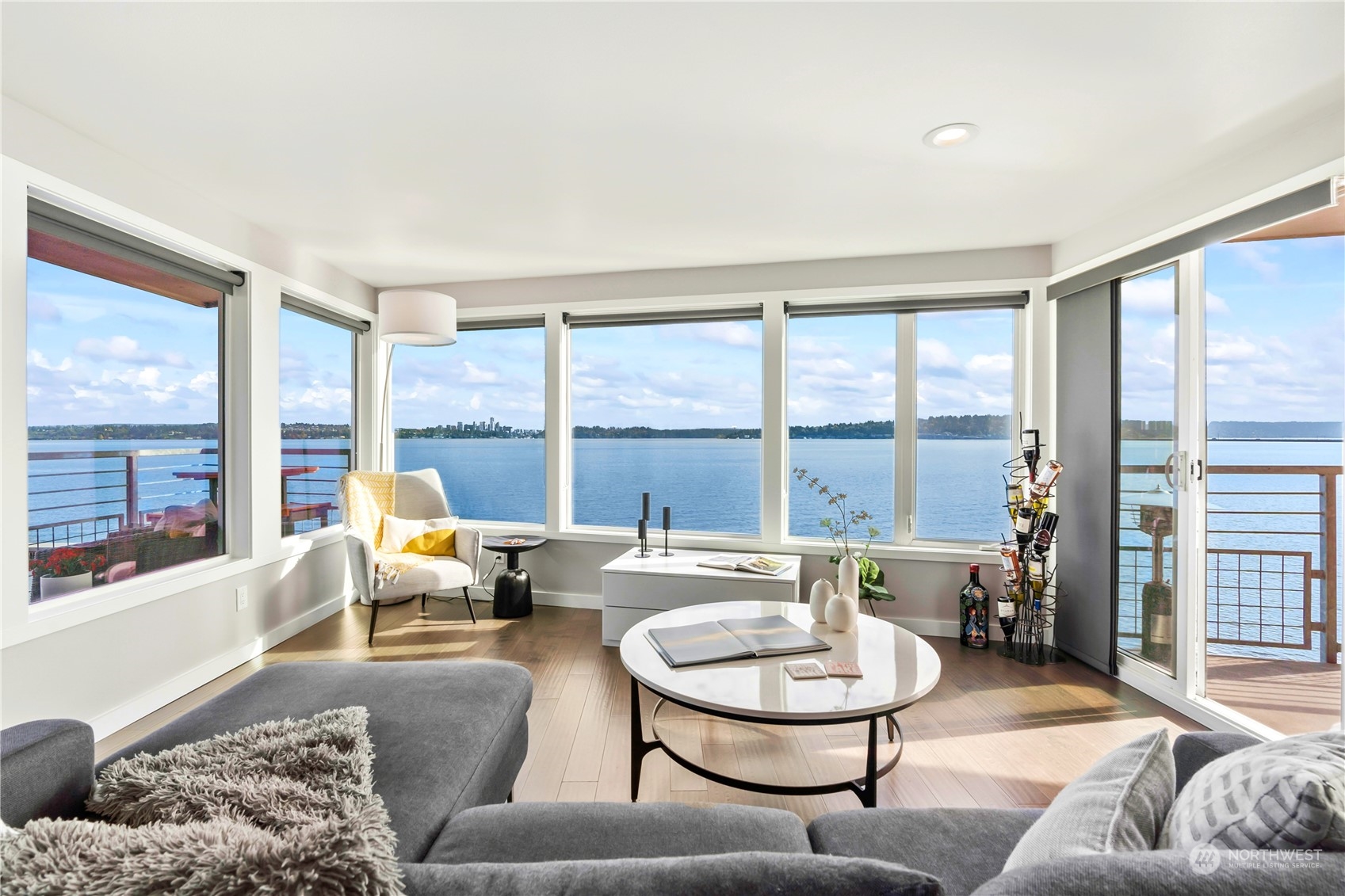 334 Lakeside Avenue S #308