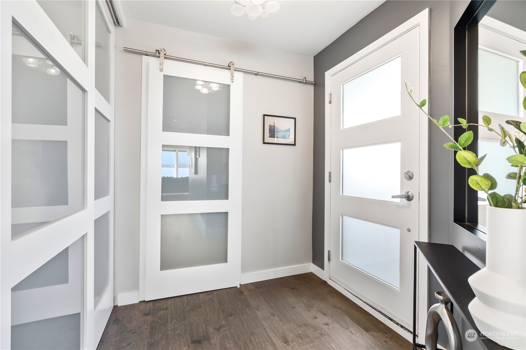 334 Lakeside Avenue S #308